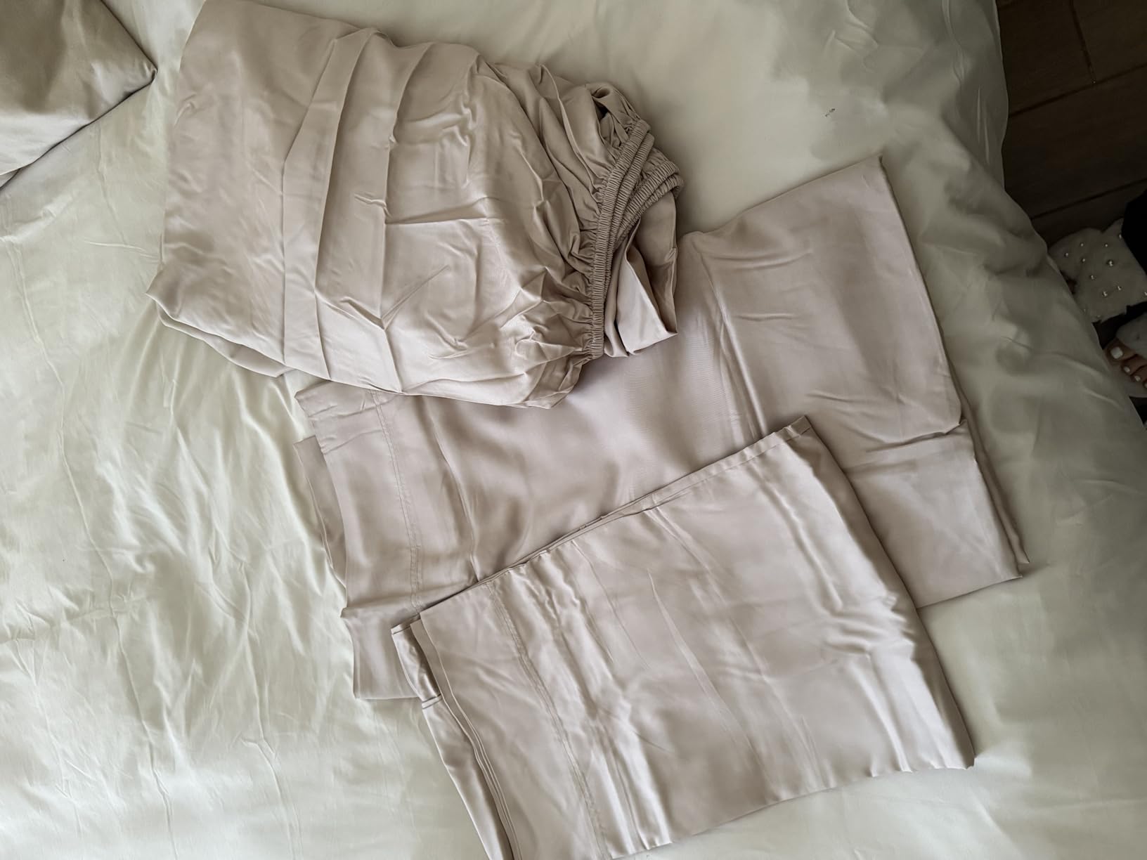 Bedsure Queen Sheet Set, Cooling Sheets for Queen Size Bed Set, Rayon Derived from Bamboo, Breathable & Soft, Deep Pocket Up to 16
