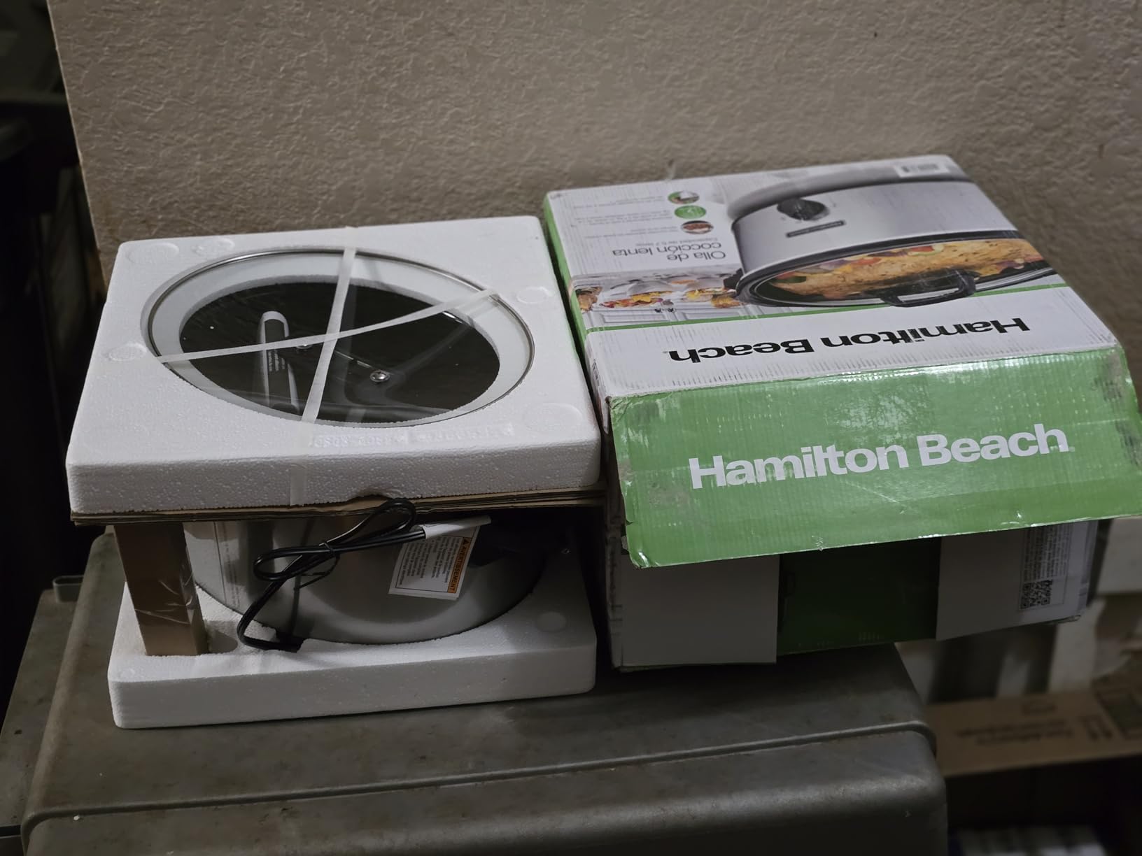 Hamilton Beach 6-Quart Slow Cooker with 3 Cooking Settings, Dishwasher-Safe Stoneware Crock & Glass Lid, Silver (33665G) Customer Review Hamilton Beach 6-Quart Slow Cooker with 3 Cooking Settings, Dishwasher-Safe Stoneware Crock & Glass Lid, Silver (33665G) - Customer Photo 1
