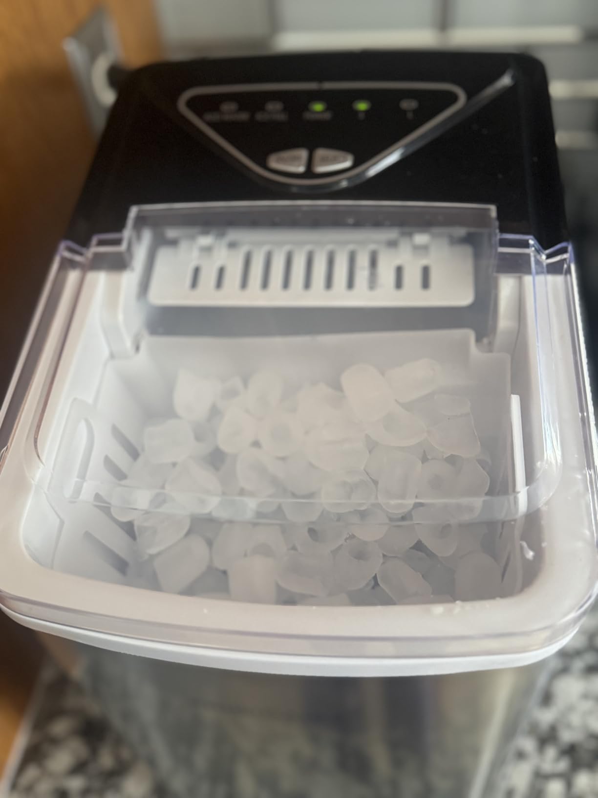 Frigidaire EFIC123-SS Counter Top Maker, Produces 26 pounds Ice per Day, Stainless Steel Customer Review Frigidaire EFIC123-SS Counter Top Maker, Produces 26 pounds Ice per Day, Stainless Steel - Customer Photo 2