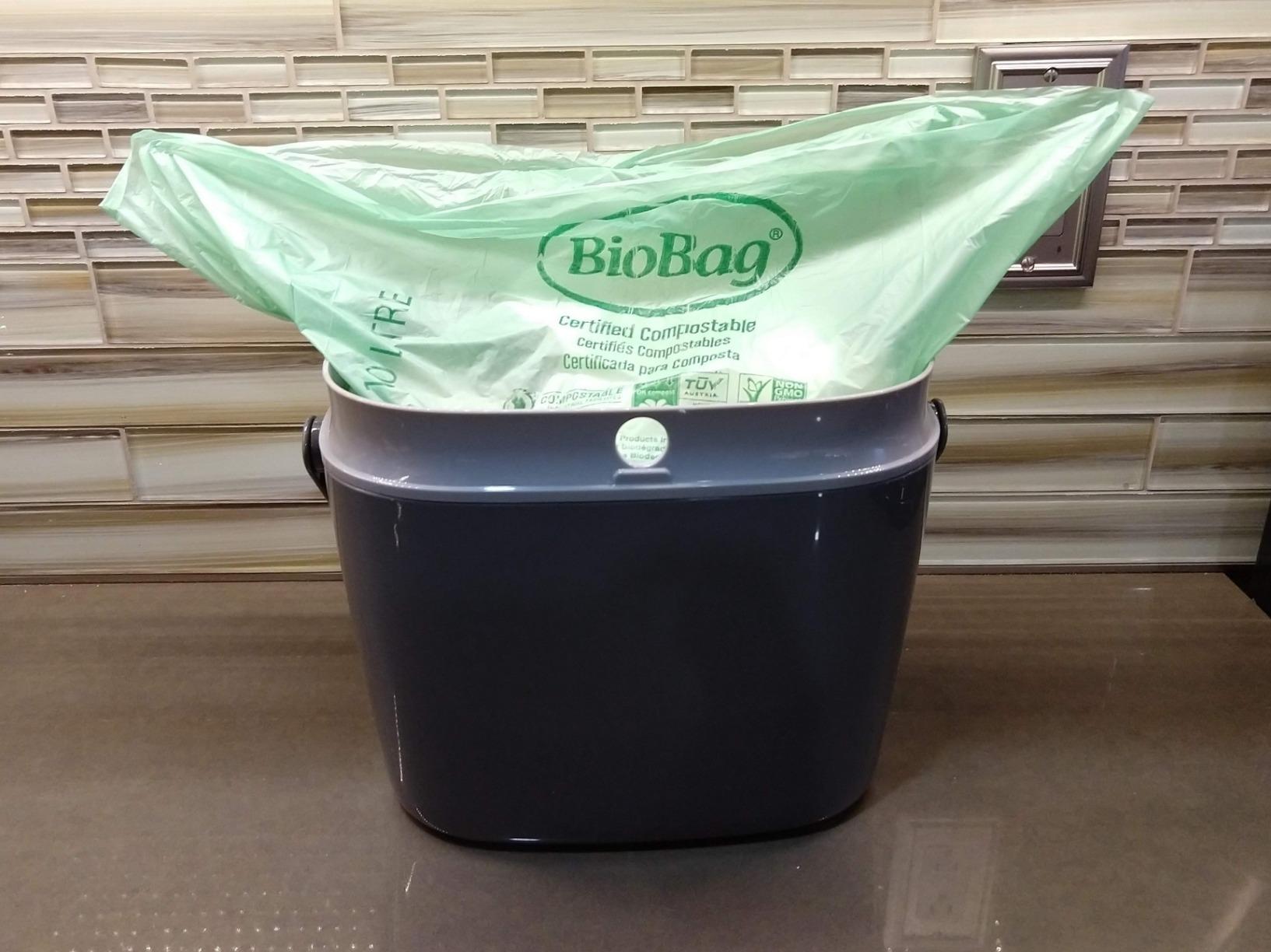 OXO Good Grips EASY-CLEAN COMPOST BIN - CHARCOAL - 1.75 GAL/6.62 L Customer Review OXO Good Grips EASY-CLEAN COMPOST BIN - CHARCOAL - 1.75 GAL/6.62 L - Customer Photo 1