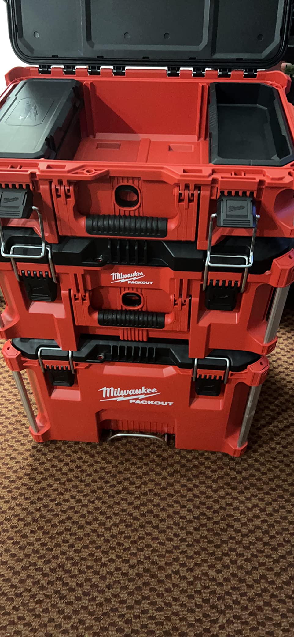 Milwaukee Packout Rolling Modular Stackable Tool Box Storage System, Red Customer Review Milwaukee Packout Rolling Modular Stackable Tool Box Storage System, Red - Customer Photo 2