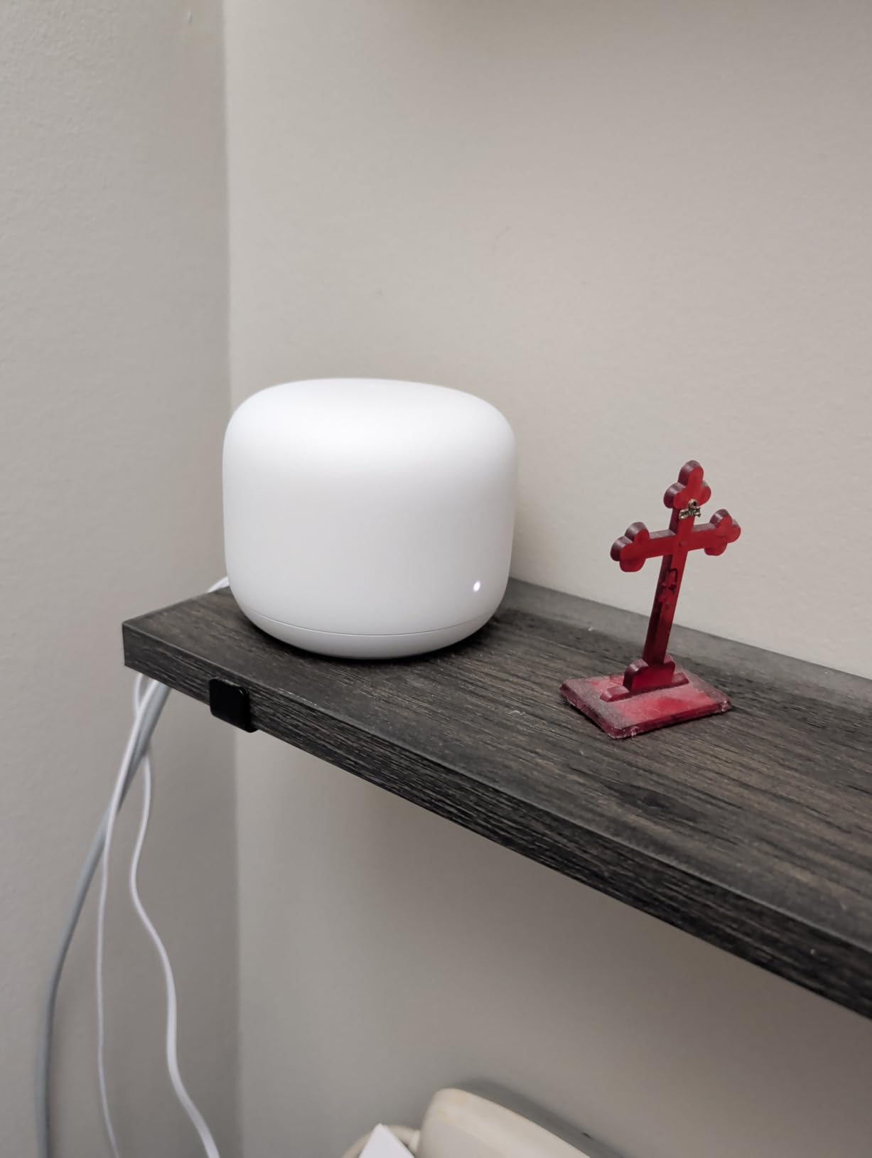 Nest WiFi Router with 1 Point - Mesh for Wireless Internet Wi-Fi Extender Smart Speaker Works and Google Home Systems Snow - Customer Photo 1