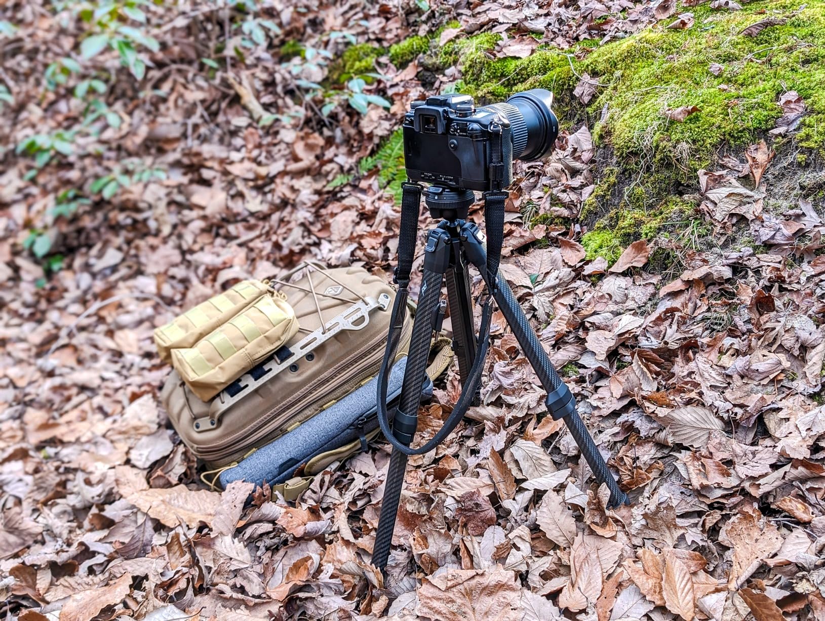 Peak Design Travel Tripod, Carbon Fiber, Compact Design, Quick Setup and Takedown, Pro-Level Stability, Ergonomic Ball Head, Compact and Portable Travel Tripod for Camera and Phone, 20 lb Capacity - Customer Photo 1