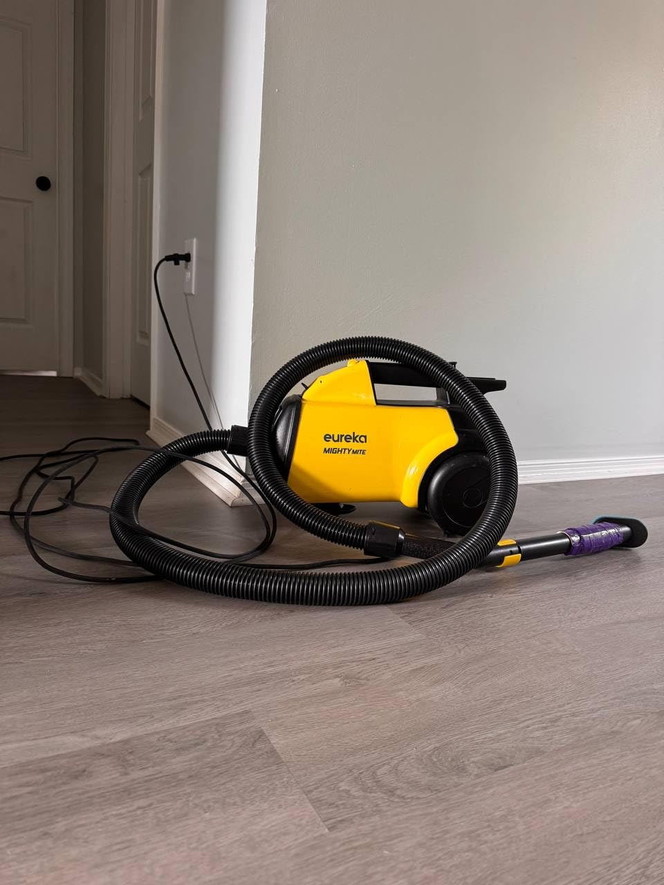 Eureka 3670M Canister Cleaner, Lightweight Powerful Vacuum for Carpets and Hard floors, w/ 5bags,Yellow - Customer Photo 4