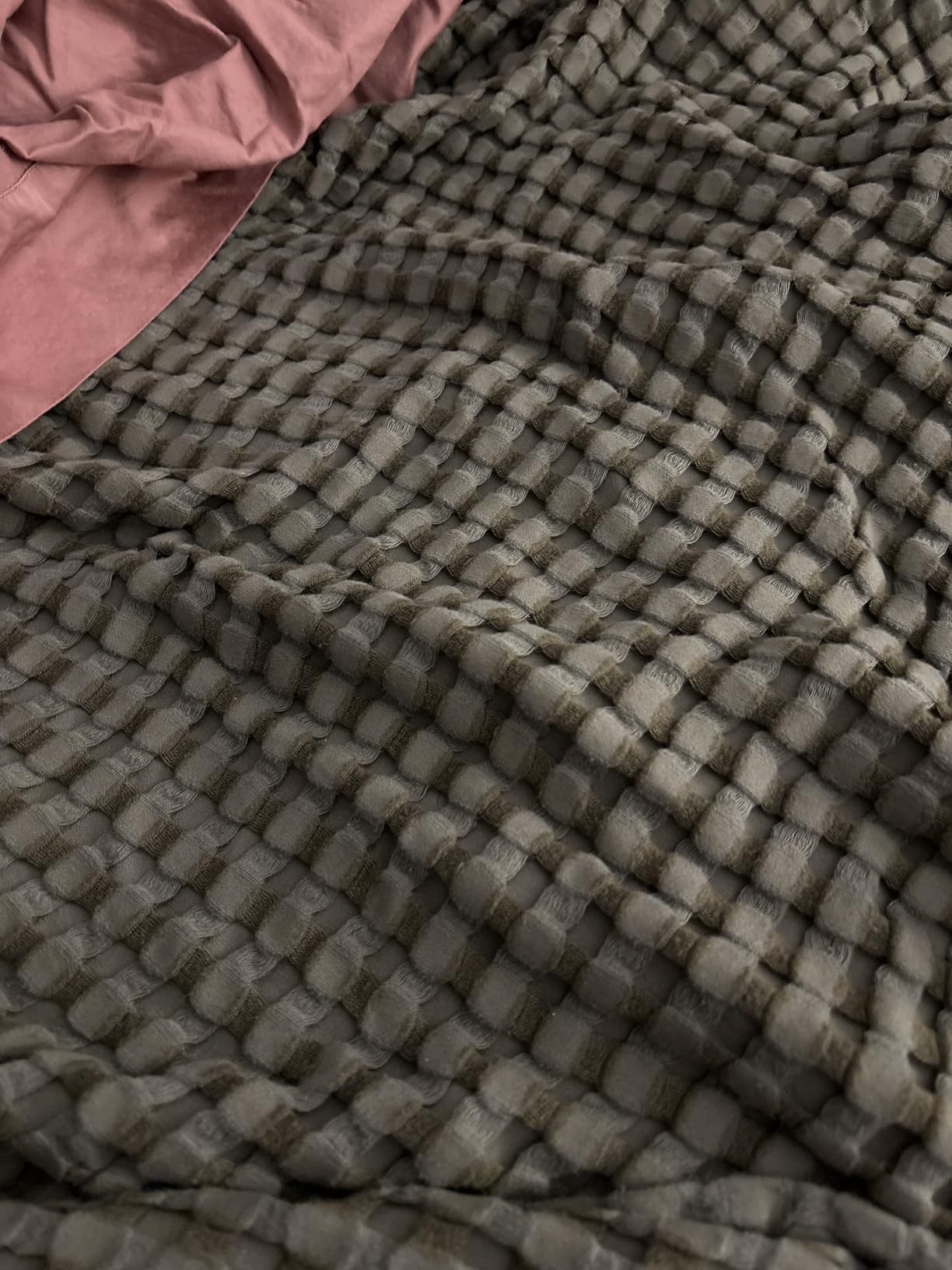 Bedsure Cooling Cotton Waffle King Size Blanket - Lightweight Breathable Blanket of Rayon Derived from Bamboo for Hot Sleepers, Luxury Throws for Bed, Couch and Sofa, Ivory, 104x90 Inches Customer Review Bedsure Cooling Cotton Waffle King Size Blanket - Lightweight Breathable Blanket of Rayon Derived from Bamboo for Hot Sleepers, Luxury Throws for Bed, Couch and Sofa, Ivory, 104x90 Inches - Customer Photo 1