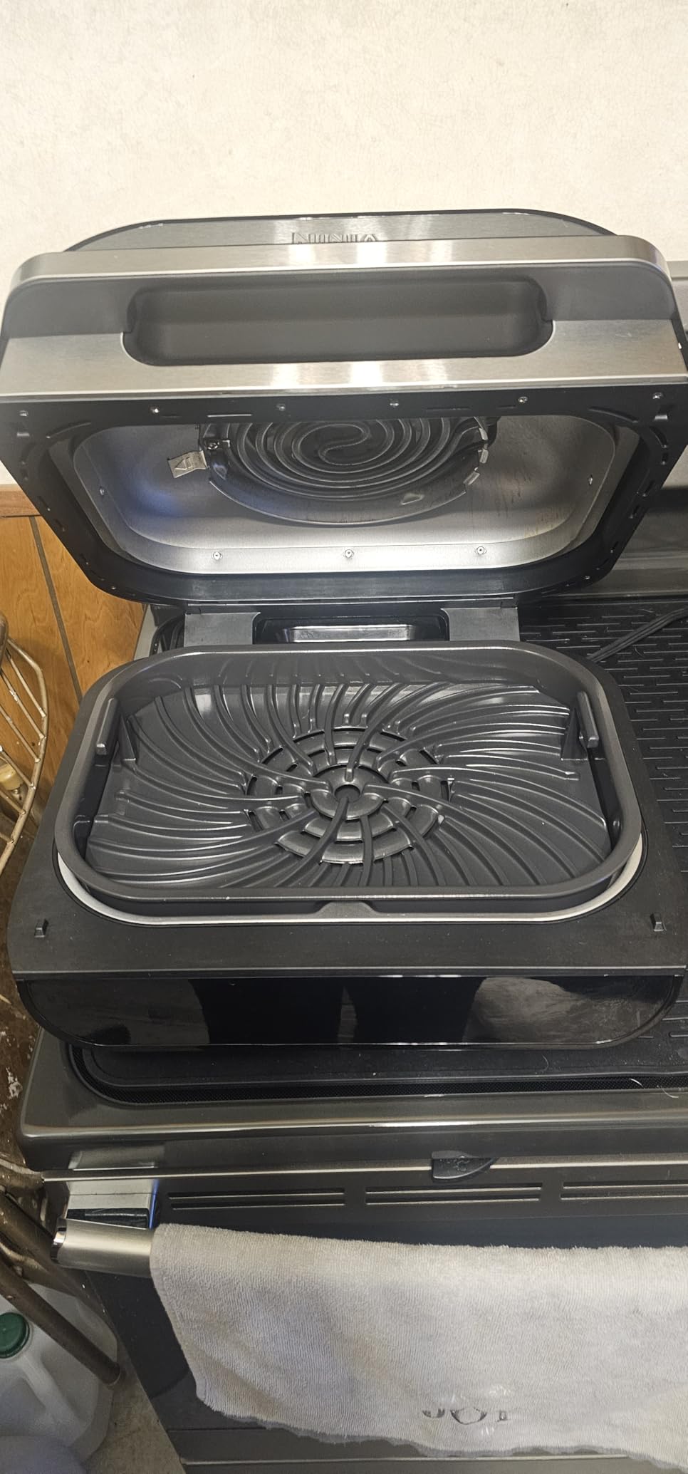 Ninja | Indoor Grill and Air Fryer| Foodi Smart XL | 6-in-1 Grill, Air Fry, Roast, Bake, Broil, Dehydrate & Crisp |Smart Thermometer & Splatter Shield | Dishwasher Safe Parts | Black/Silver | FG551 Customer Review Ninja | Indoor Grill and Air Fryer| Foodi Smart XL | 6-in-1 Grill, Air Fry, Roast, Bake, Broil, Dehydrate & Crisp |Smart Thermometer & Splatter Shield | Dishwasher Safe Parts | Black/Silver | FG551 - Customer Photo 2