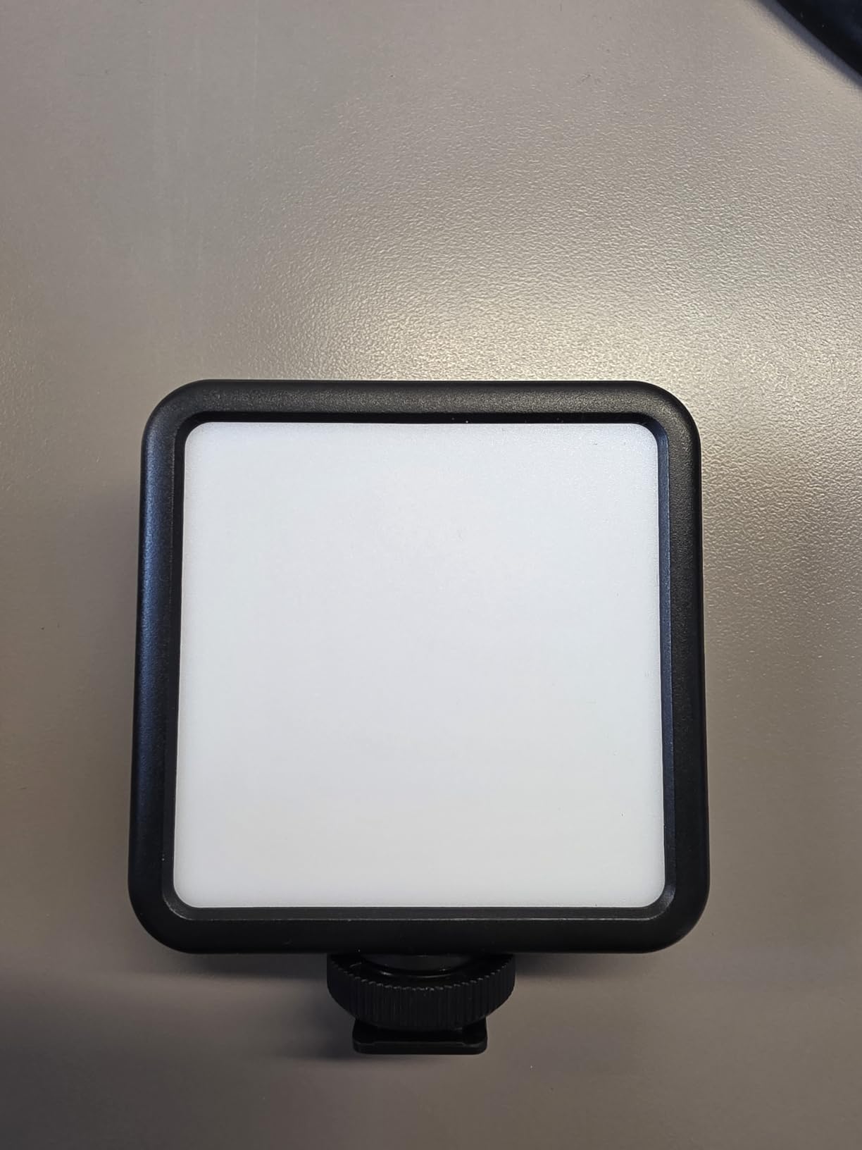 ULANZI VL-81 3000mAh Bi-Color LED Video Light w Softbox - 3200K-5600K+CRI95 Rechargeable Camera Light, 3 Cold Shoe Mount for DSLR/GoPro/Sony/Canon/iPhone, Vlog Filming TikTok Live & Photography Customer Review ULANZI VL-81 3000mAh Bi-Color LED Video Light w Softbox - 3200K-5600K+CRI95 Rechargeable Camera Light, 3 Cold Shoe Mount for DSLR/GoPro/Sony/Canon/iPhone, Vlog Filming TikTok Live & Photography - Customer Photo 2