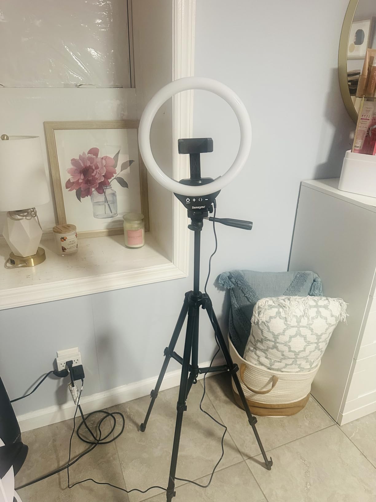 Sensyne 10'' Ring Light with 50'' Extendable Tripod Stand, LED Circle Lights with Phone Holder for Live Stream/Makeup/YouTube Video/TikTok, Compatible with All Phones Customer Review Sensyne 10'' Ring Light with 50'' Extendable Tripod Stand, LED Circle Lights with Phone Holder for Live Stream/Makeup/YouTube Video/TikTok, Compatible with All Phones - Customer Photo 1