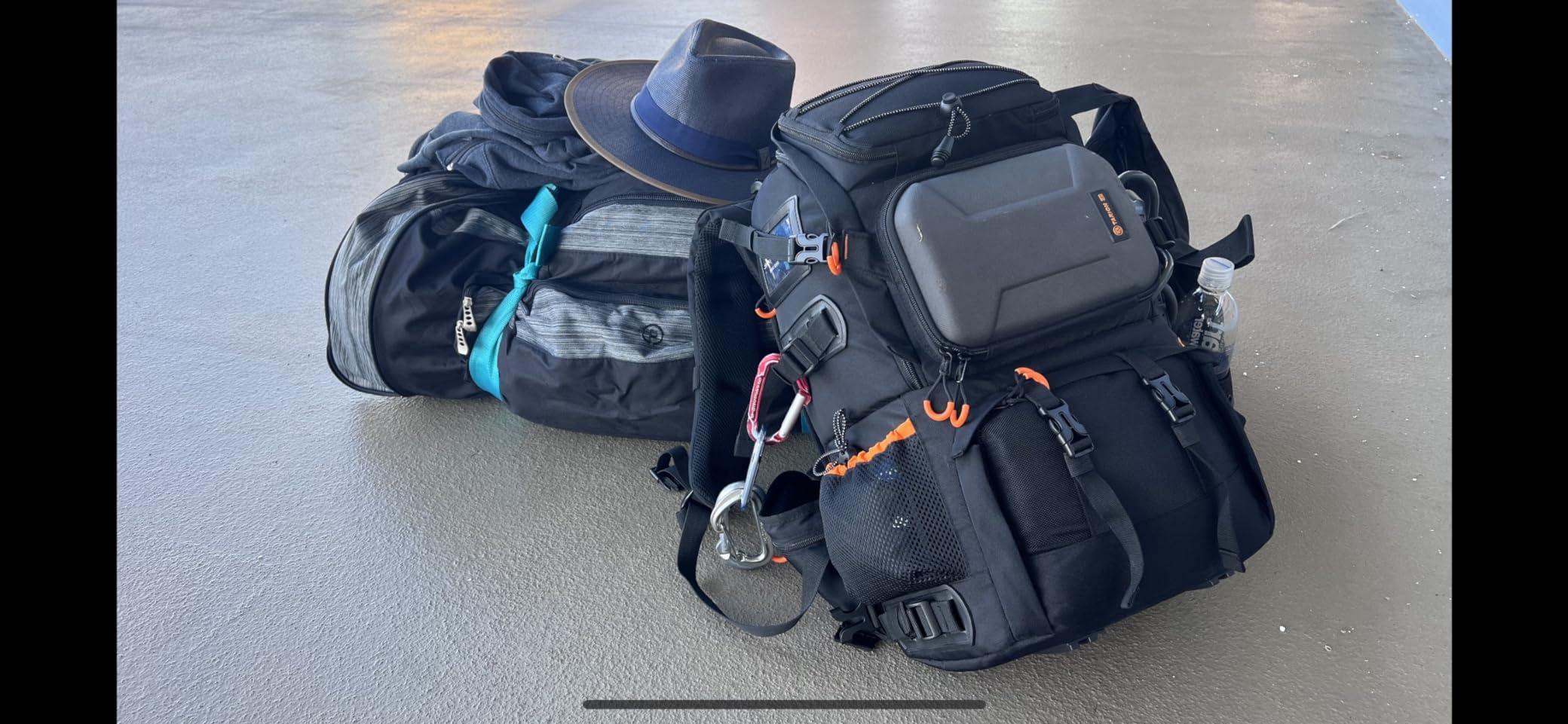 TARION 15L Camera Backpack Large Camera Bag with 15.6 TARION 15L Camera Backpack Large Camera Bag with 15.6