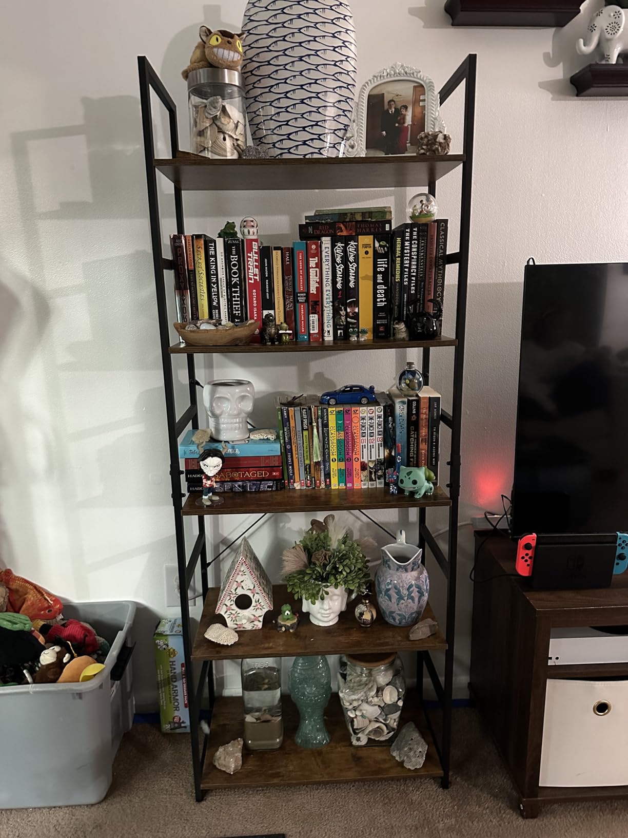 NUMENN 5 Tier Bookshelf, Tall Bookcase Shelf Storage Organizer, Modern Book Shelf for Bedroom, Living Room and Home Office, Vintage - Customer Photo 2