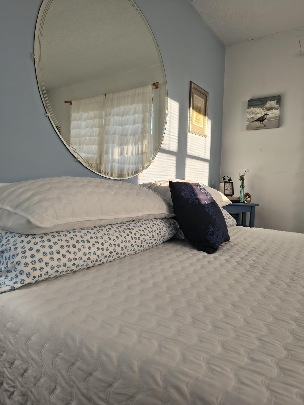 Utopia Bedding Down Alternative Bed Pillows for Sleeping Queen Size (White), Set of 2, Soft & Fluffy Pillow with Cooling, Hotel Quality, Gusseted Pillow for Back, Stomach or Side Sleepers customer photo 1