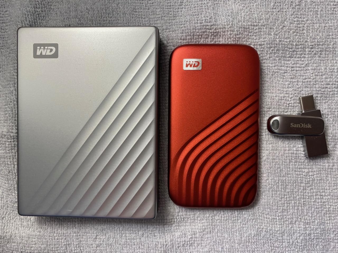 Western Digital 1TB My Passport SSD Portable External Solid State Drive, Gray, Password Protection with Hardware Encryption - Customer Photo 2