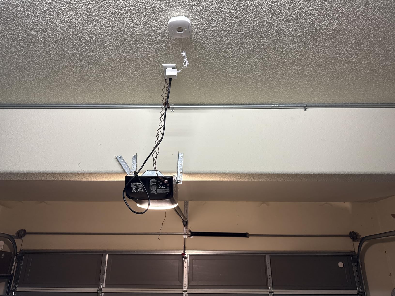 CHAMBERLAIN Smart Garage Control - Wireless Garage Hub and Sensor with Wifi & Bluetooth - Smartphone Controlled, myQ-G0401-ES, White Customer Review CHAMBERLAIN Smart Garage Control - Wireless Garage Hub and Sensor with Wifi & Bluetooth - Smartphone Controlled, myQ-G0401-ES, White - Customer Photo 2