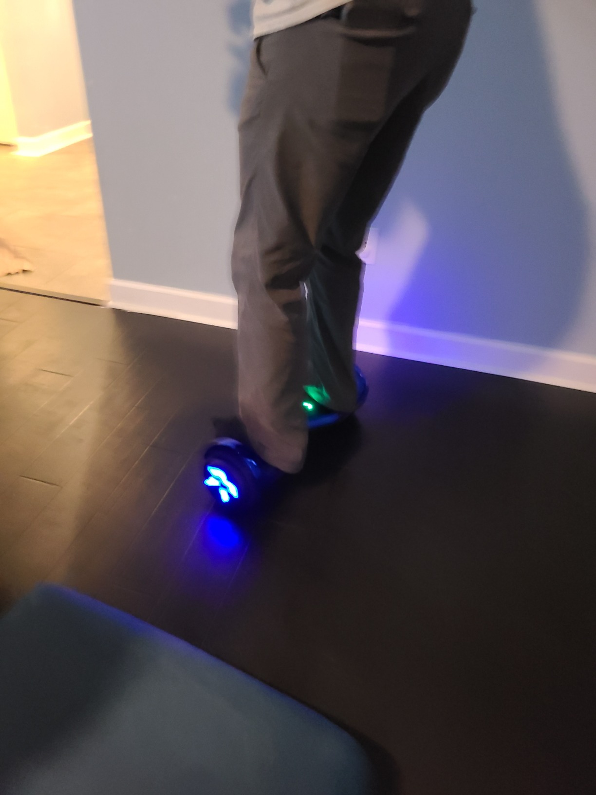 Hover-1 Dream Electric Self Balancing Scooter with 7MPH Top Speed, 6 Mile Range, Long Lasting Lithium-Ion Battery, 5HR Full Charge, Rider Modes: Beginner to Expert - Customer Photo 2