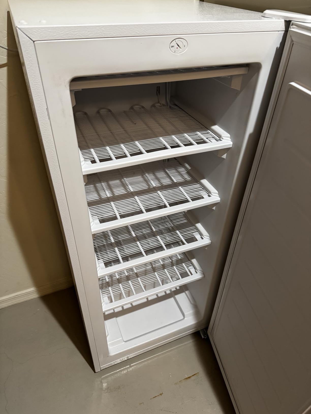 Commercial Cool Upright Freezer, Stand Up Freezer 5 Cu Ft with Reversible Door, White Customer Review Commercial Cool Upright Freezer, Stand Up Freezer 5 Cu Ft with Reversible Door, White - Customer Photo 2