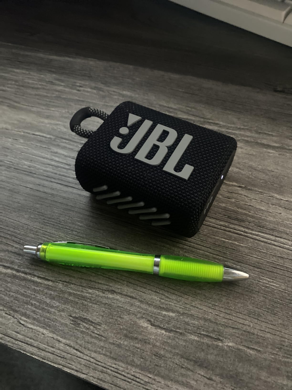 JBL Go 3 - Portable Mini Bluetooth Speaker, big audio and punchy bass, IP67 waterproof and dustproof, 5 hours of playtime, speaker for home, outdoor and travel (Black) - Customer Photo 2