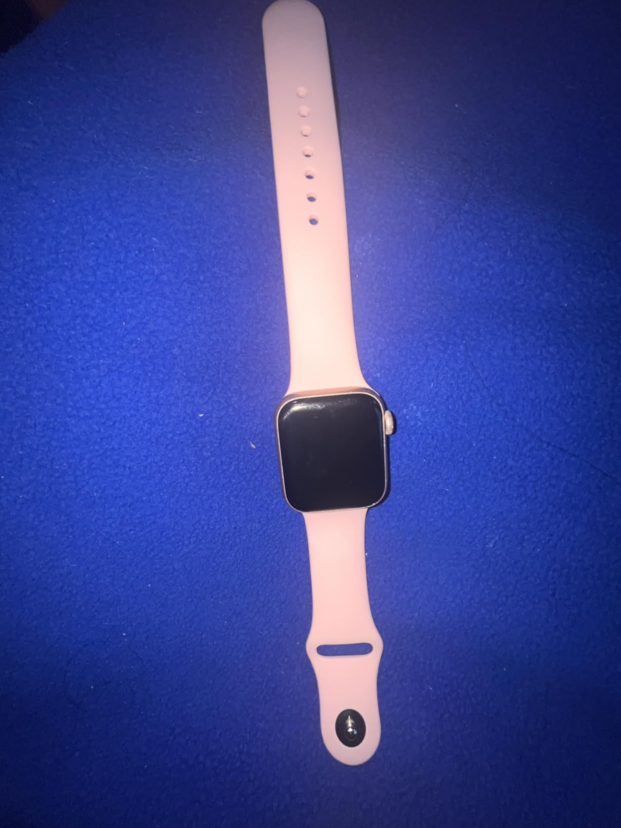 Apple Watch SE (GPS + Cellular, 40mm) - Gold Aluminum Case with Pink Sand Sport Band (Renewed) Customer Review Apple Watch SE (GPS + Cellular, 40mm) - Gold Aluminum Case with Pink Sand Sport Band (Renewed) - Customer Photo 1