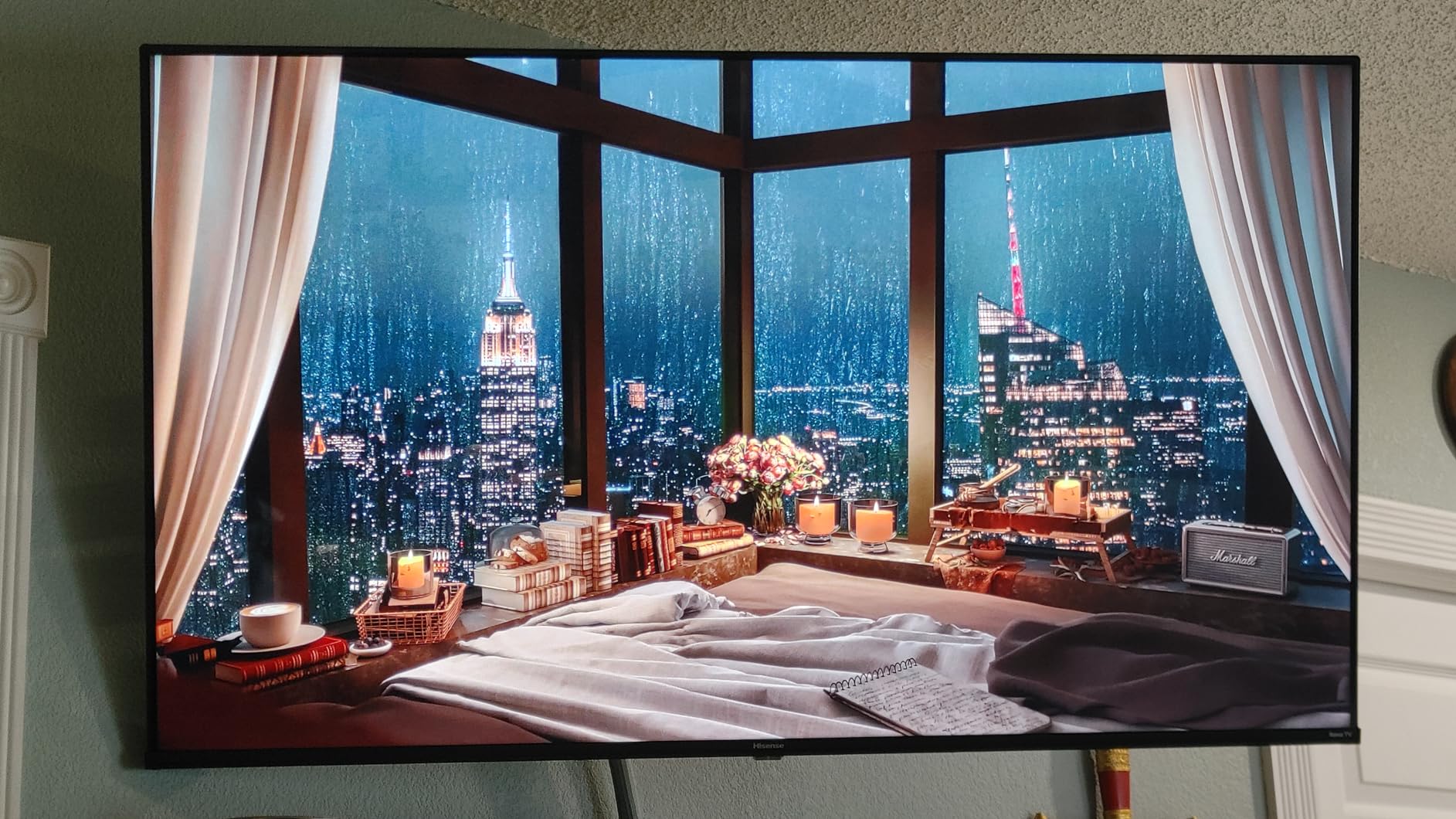 Hisense 65-Inch Class R6 Series 4K UHD Smart Roku TV with Alexa Compatibility, Dolby Vision HDR, DTS Studio Sound, Game Mode (65R6G), Black customer photo 2