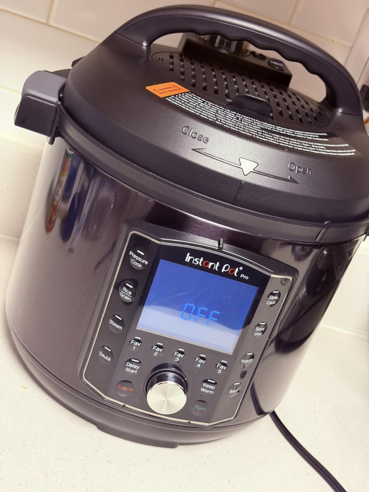 Instant Pot Pro 10-in-1 Pressure Cooker, Slow Cooker, Rice/Grain Cooker, Steamer, Sauté, Sous Vide, Yogurt Maker, Sterilizer, and Warmer, Includes App With Over 800 Recipes, Black, 6 Quart customer photo 1