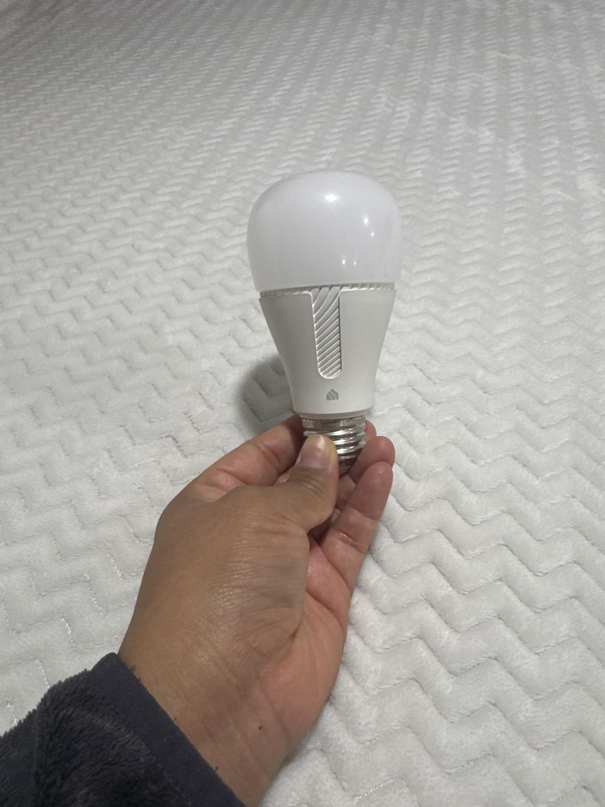 Kasa Smart Light Bulbs, Full Color Changing Dimmable Smart WiFi Bulbs Compatible with Alexa and Google Home, A19, 9W 800 Lumens, 4 Pack Customer Review Kasa Smart Light Bulbs, Full Color Changing Dimmable Smart WiFi Bulbs Compatible with Alexa and Google Home, A19, 9W 800 Lumens, 4 Pack - Customer Photo 2