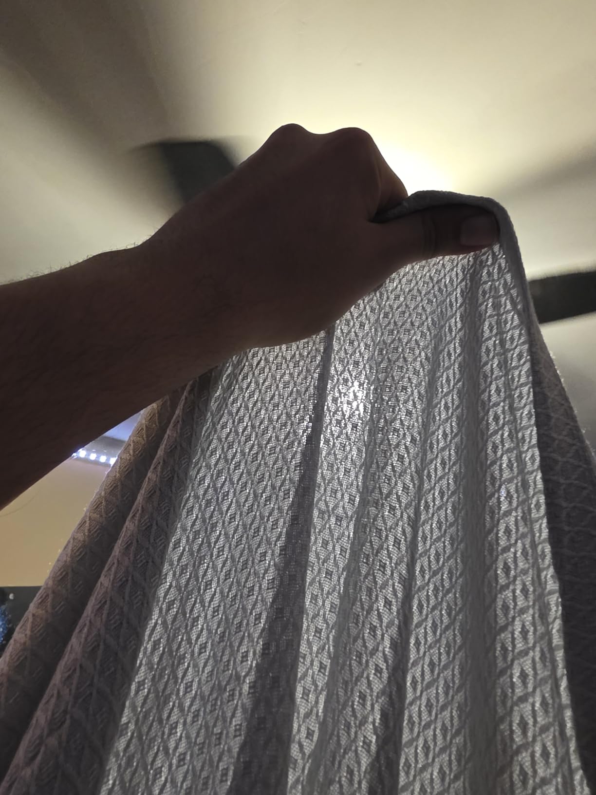 AmyHomie Cooling Blanket, 100% Rayon Derived from Bamboo, Cool Summer Blanket for Hot Sleepers, Soft Comfy Lightweight Blankets for All Seasons(Dark Gray, 79×91in) Customer Review AmyHomie Cooling Blanket, 100% Rayon Derived from Bamboo, Cool Summer Blanket for Hot Sleepers, Soft Comfy Lightweight Blankets for All Seasons(Dark Gray, 79×91in) - Customer Photo 2