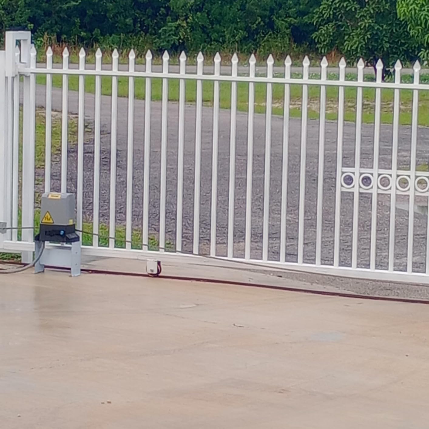 Vevor Automatic Sliding Gate Opener 1400LBS with 2 Remote Controls, Gate Operator Hardware Kit for Security, Move Speed 43ft Per Min, Electric Rolling Driveway Slide Gate Motor Customer Review Vevor Automatic Sliding Gate Opener 1400LBS with 2 Remote Controls, Gate Operator Hardware Kit for Security, Move Speed 43ft Per Min, Electric Rolling Driveway Slide Gate Motor - Customer Photo 2
