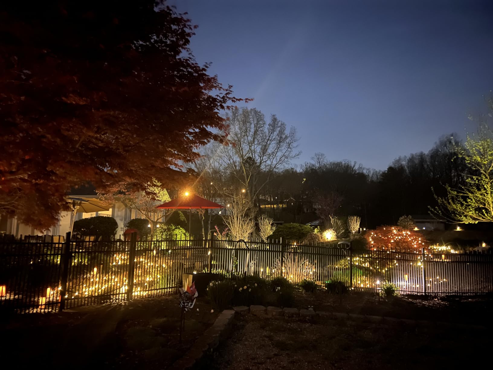 Philips Hue Amarant Outdoor Smart Light Bar, Black - 20W, White and Color Ambiance LED Light - 1 Pack - Requires Hue Bridge and Outdoor Power Supply - Control with Hue App and Voice - Weatherproof - Customer Photo 1