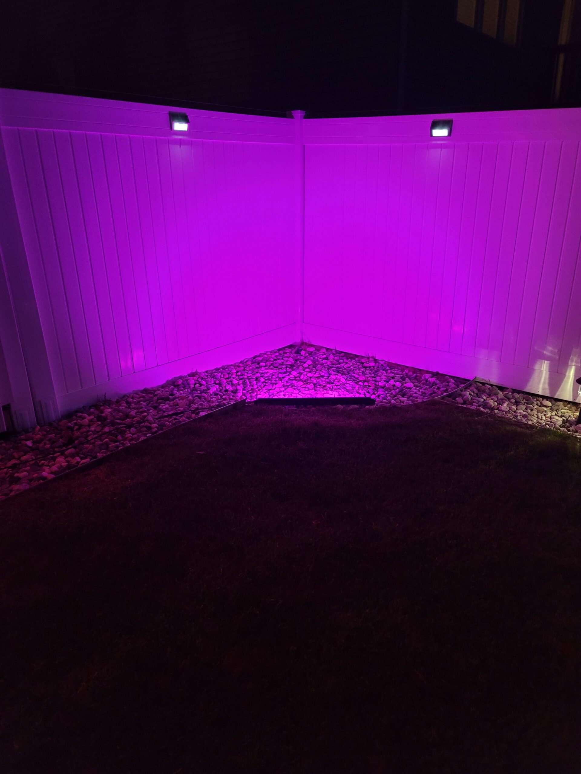 Philips Hue Amarant Outdoor Smart Light Bar, Black - 20W, White and Color Ambiance LED Light - 1 Pack - Requires Hue Bridge and Outdoor Power Supply - Control with Hue App and Voice - Weatherproof - Customer Photo 3