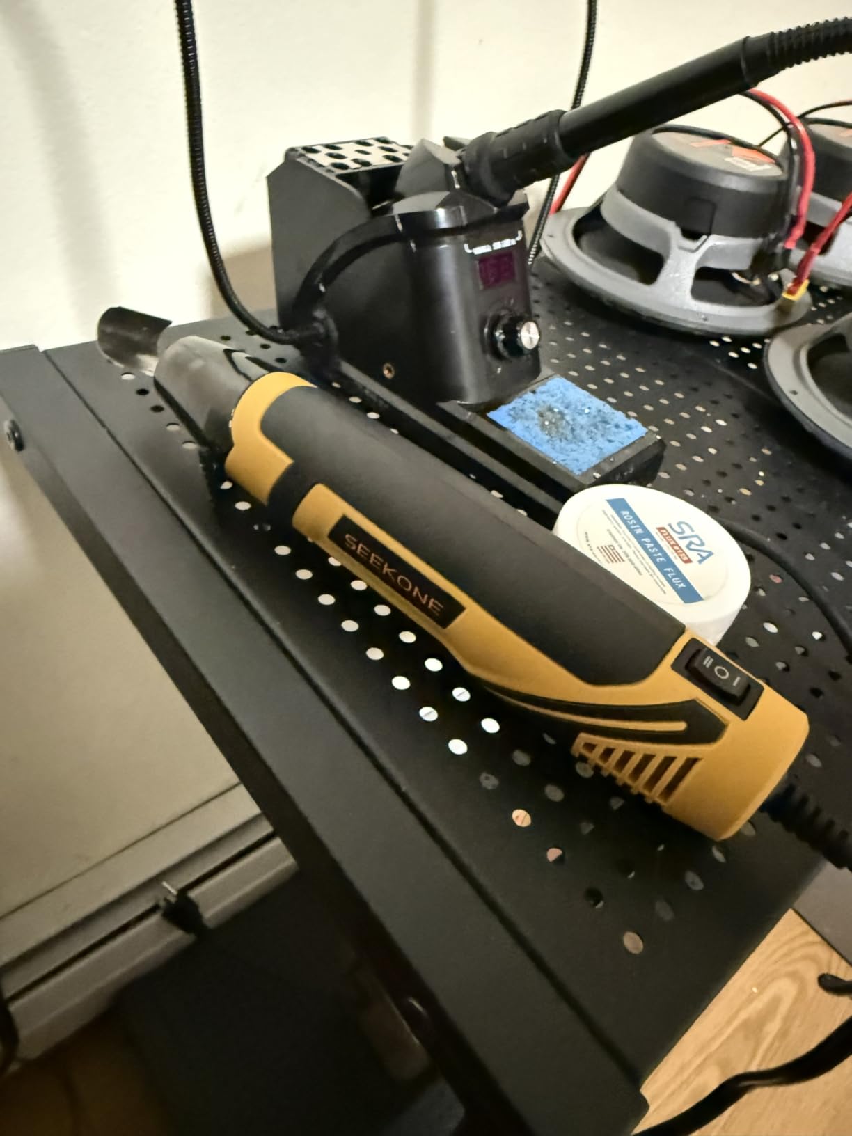 SEEKONE Mini Heat Gun, 350W 2-Temp Settings 500℉ & 842℉（260℃& 450℃） Fast Heat Hot Air Gun Tool with Reflector Nozzle and 4.9Ft Long Cable Overload Protection for Crafting, Vinyl Wrap and Shrink Tubing customer photo 1