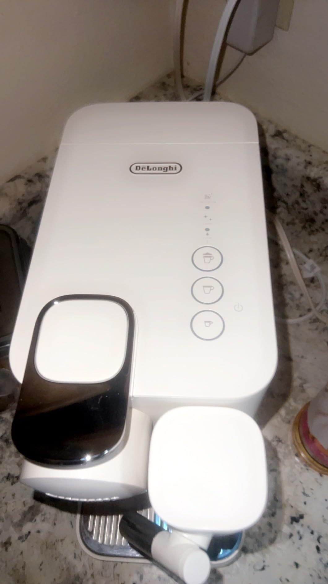 Nespresso Lattissima One Original Espresso Machine with Milk Frother by De'Longhi, Silky White customer photo 1