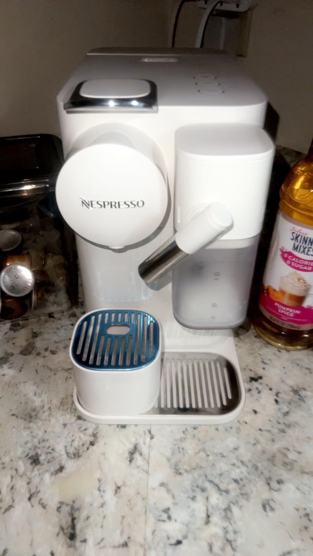 Nespresso Lattissima One Original Espresso Machine with Milk Frother by De'Longhi, Silky White customer photo 2