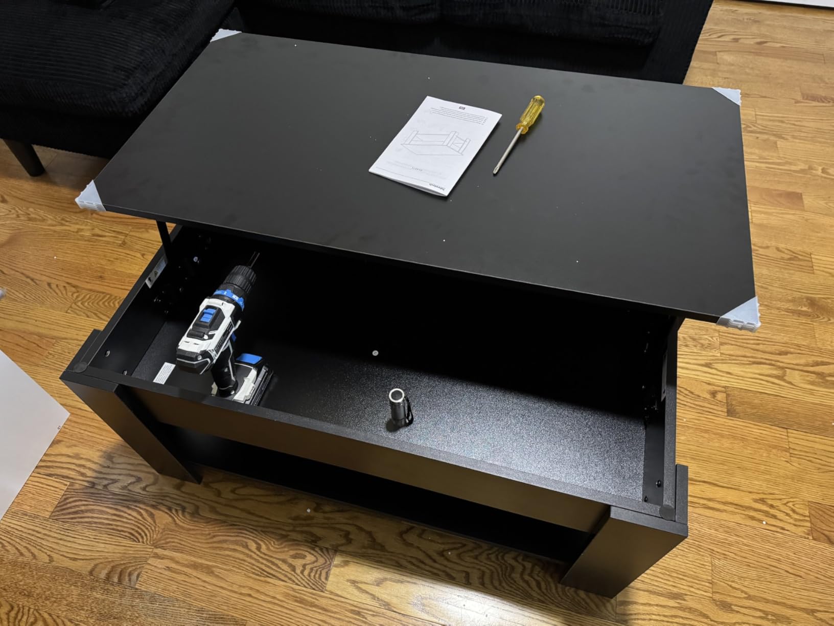 Yaheetech Lift Top Coffee Table with Hidden Compartment and Storage Shelf, Rising Tabletop Dining Table for Living Room Reception Room, 38.6in L, Espresso Customer Review Yaheetech Lift Top Coffee Table with Hidden Compartment and Storage Shelf, Rising Tabletop Dining Table for Living Room Reception Room, 38.6in L, Espresso - Customer Photo 1