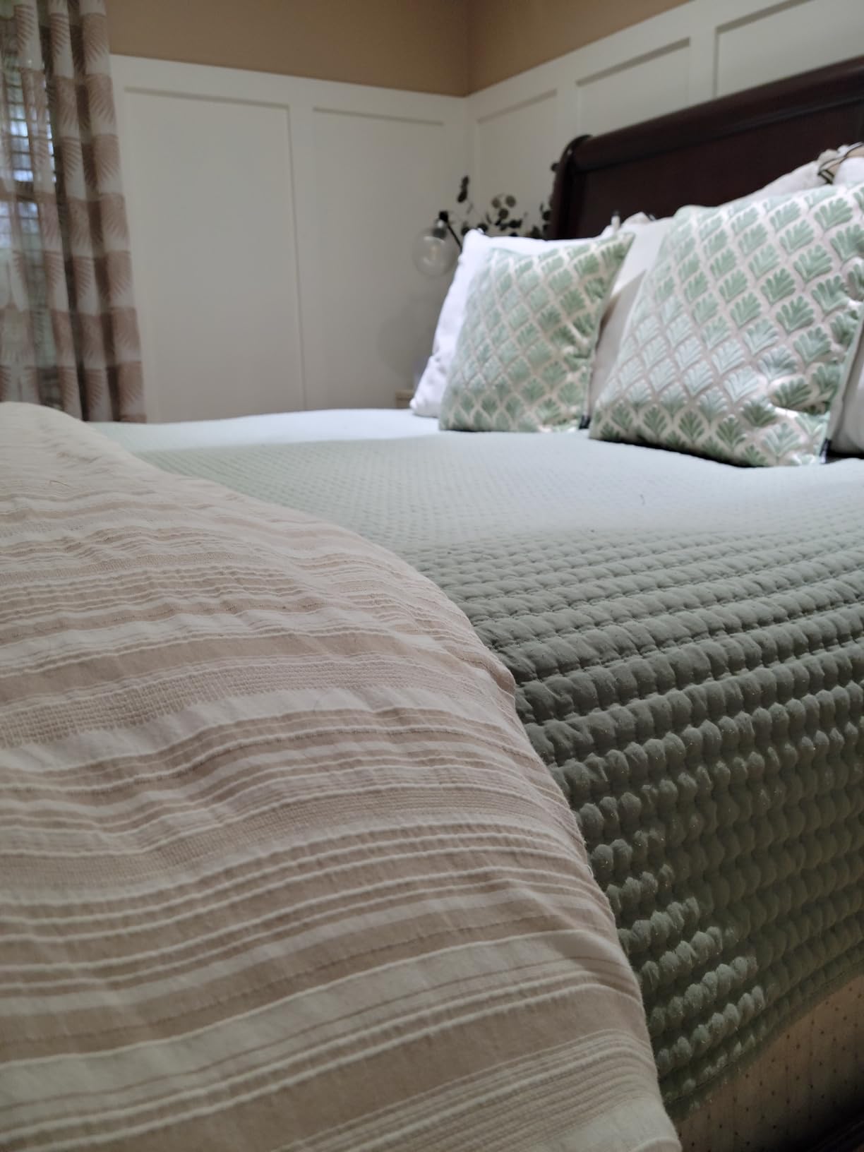 ELEMUSE Queen Mattress Topper for Back Pain, Extra Thick Mattress Pad Cover, Plush Soft Pillowtop with Elastic Deep Pocket, Overfilled Down Alternative Filling Customer Review ELEMUSE Queen Mattress Topper for Back Pain, Extra Thick Mattress Pad Cover, Plush Soft Pillowtop with Elastic Deep Pocket, Overfilled Down Alternative Filling - Customer Photo 5