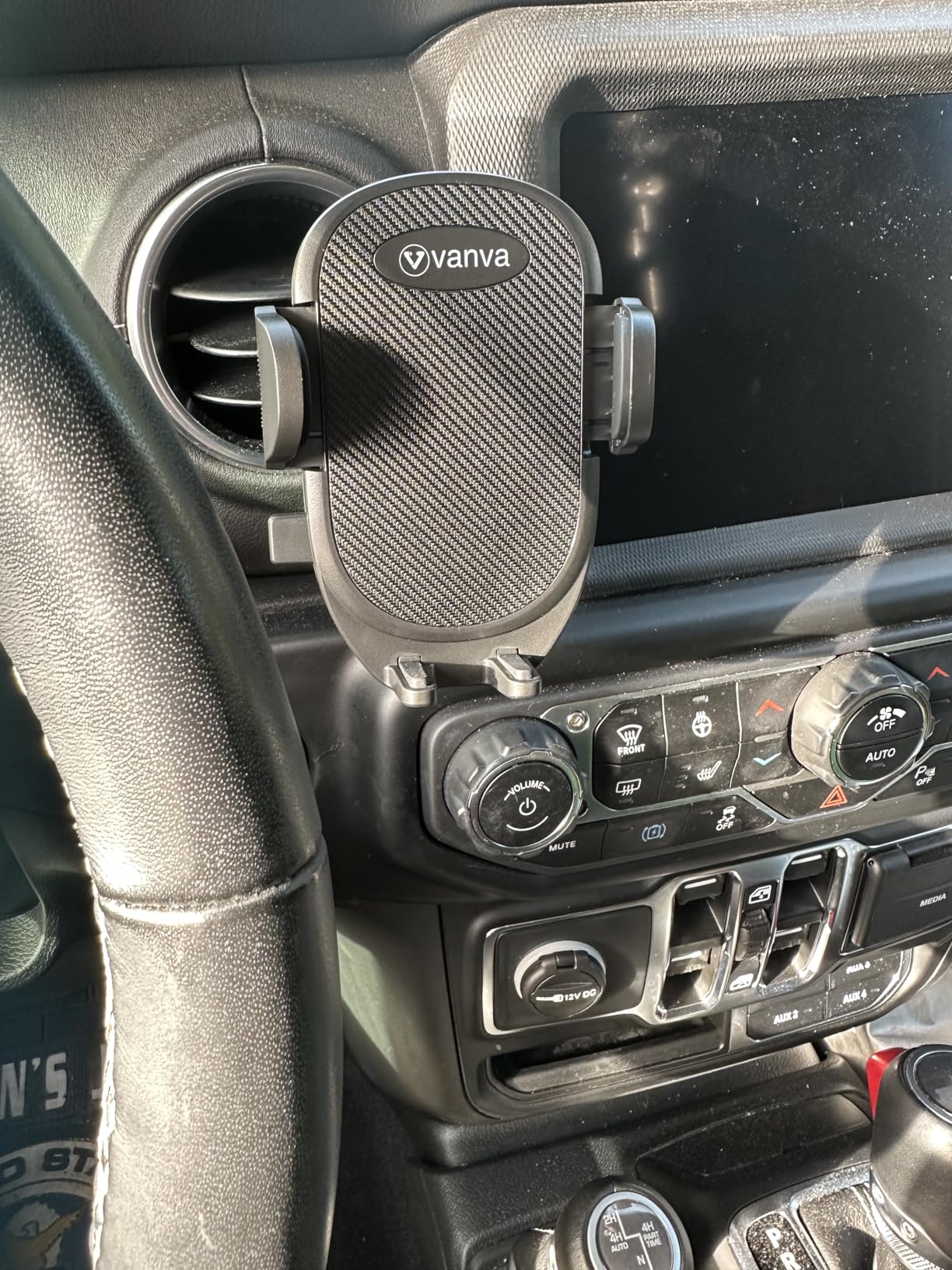 vanva Universal Air Vent Car Mount, [ Big Phones & Thick Case Friendly ] Cell Phone Holder for Car Hands Free Clamp Cradle Vehicle fit for All Apple Smartphone - Customer Photo 2
