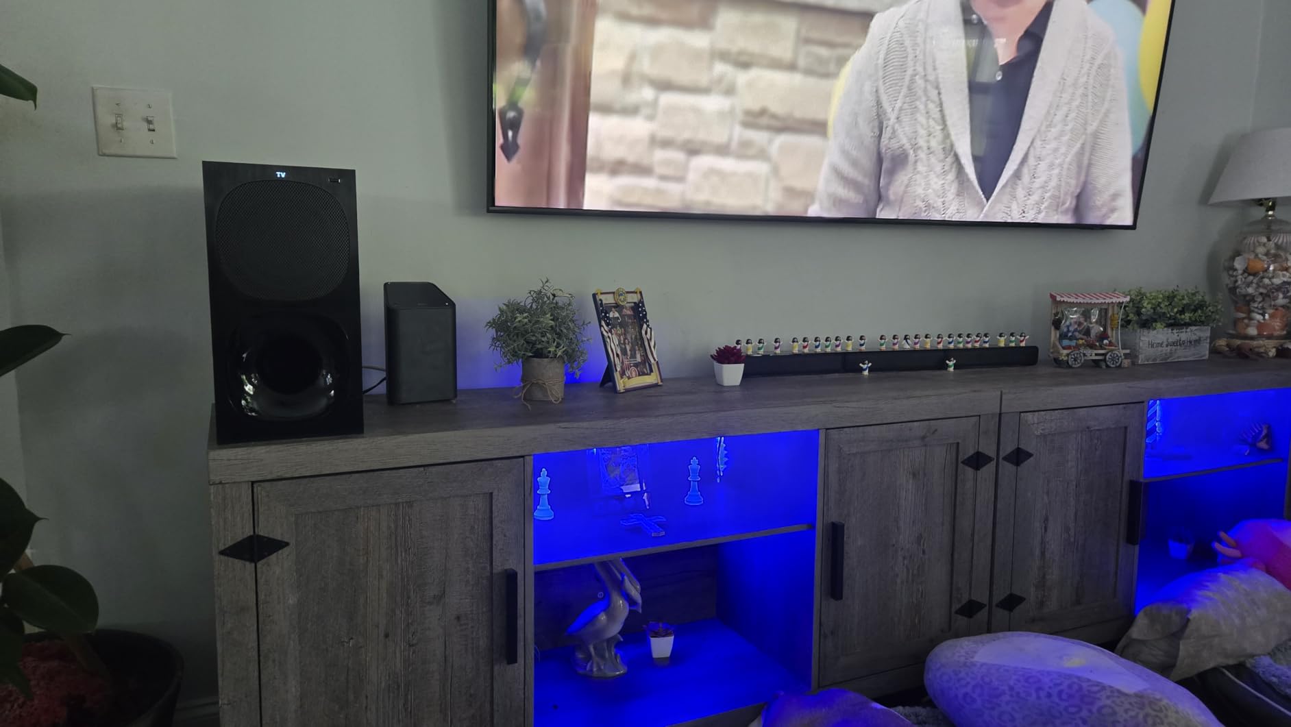 HT-S40R 5.1ch Home Theater Soundbar System,black customer photo 1