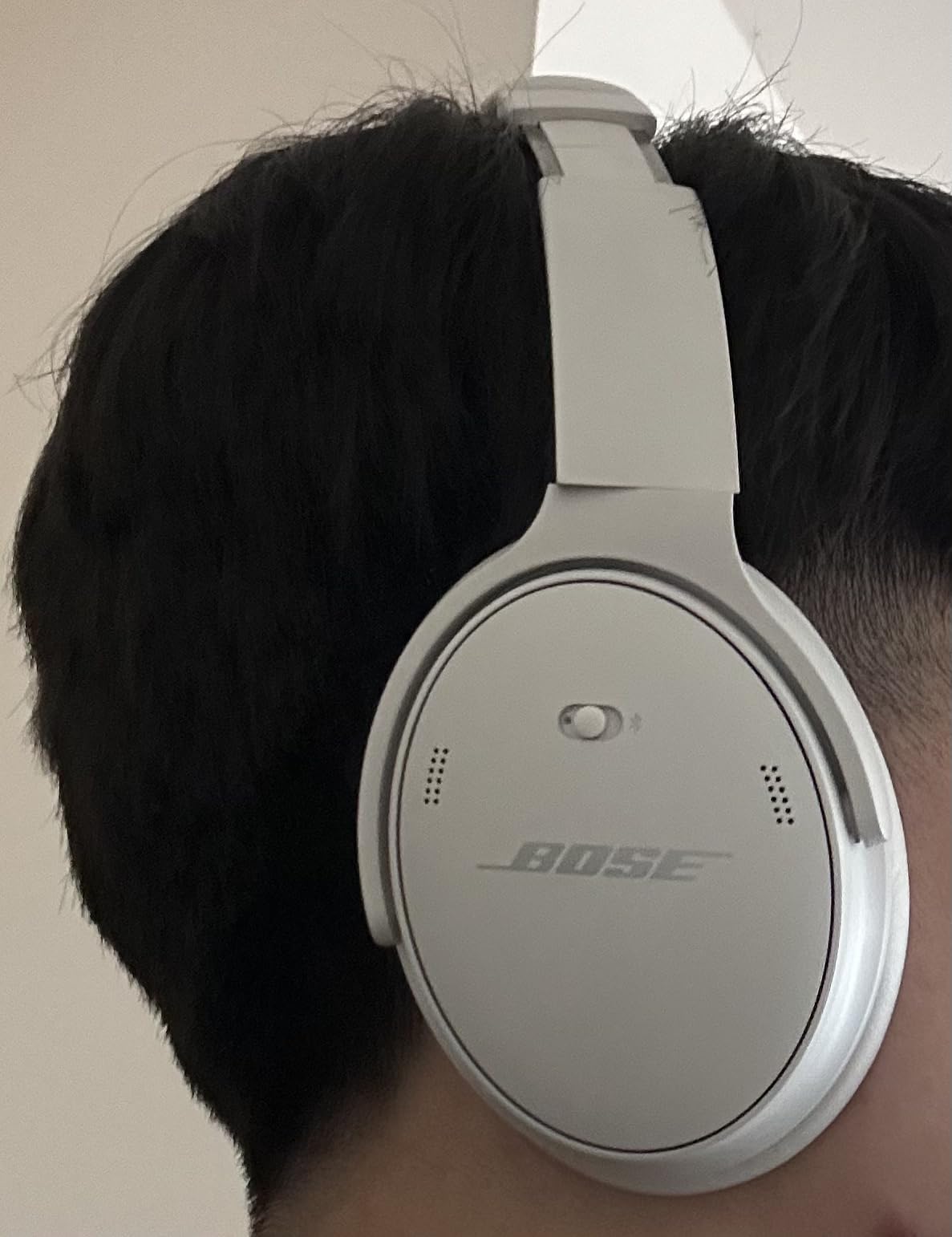 Bose QuietComfort 45 Wireless Bluetooth Noise Cancelling Headphones, Over-Ear Headphones with Microphone, Personalized Noise Cancellation and Sound, White Smoke Customer Review Bose QuietComfort 45 Wireless Bluetooth Noise Cancelling Headphones, Over-Ear Headphones with Microphone, Personalized Noise Cancellation and Sound, White Smoke - Customer Photo 2