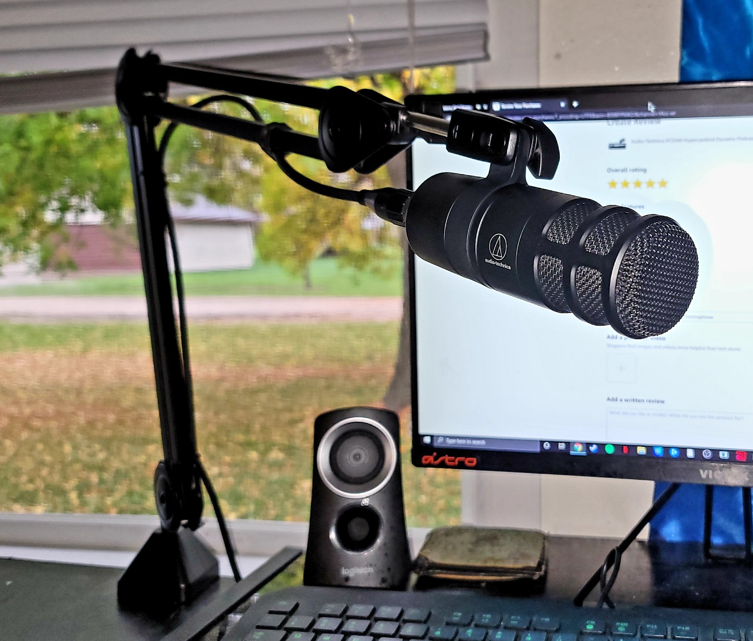 Audio-Technica AT2040 Hypercardioid Dynamic Podcast Microphone Customer Review Audio-Technica AT2040 Hypercardioid Dynamic Podcast Microphone - Customer Photo 3