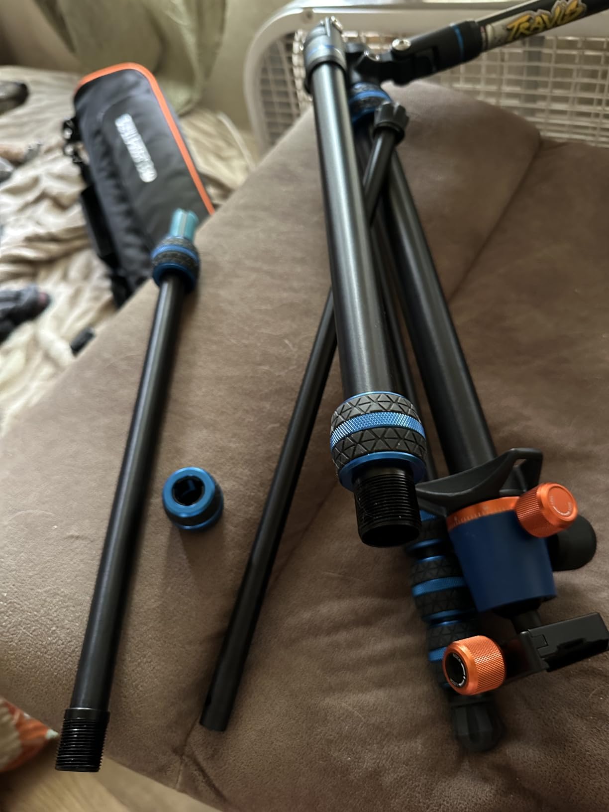 3 Legged Thing Punks Travis 2.0 Magnesium Alloy General Use Tripod - Adjustable, Multi-use Camera Tripod with Three Detachable Legs - Blue/Black (TRAVISBLUE2.0) Customer Review 3 Legged Thing Punks Travis 2.0 Magnesium Alloy General Use Tripod - Adjustable, Multi-use Camera Tripod with Three Detachable Legs - Blue/Black (TRAVISBLUE2.0) - Customer Photo 2