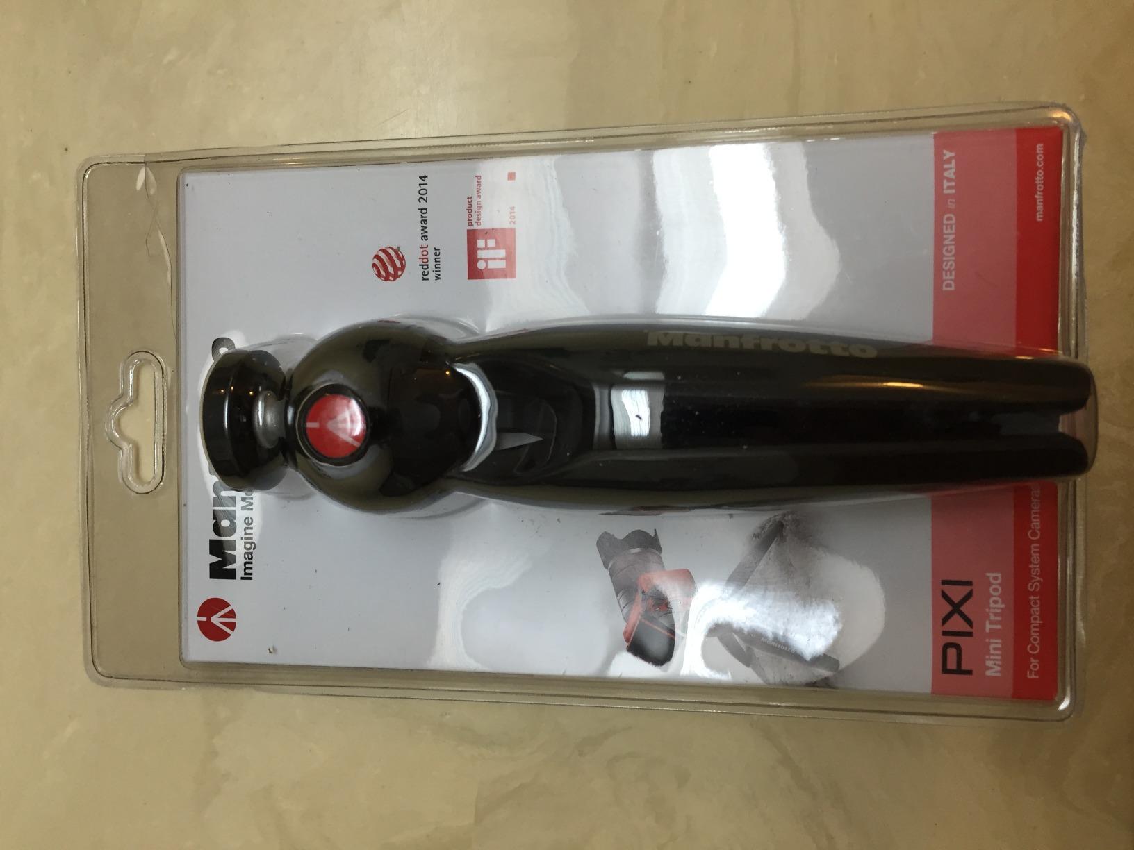 Manfrotto MTPIXIMII-B, PIXI Mini Tripod with Handgrip for Compact System Cameras, for DSLR, Mirrorless, Video, Made in Italy customer photo 2