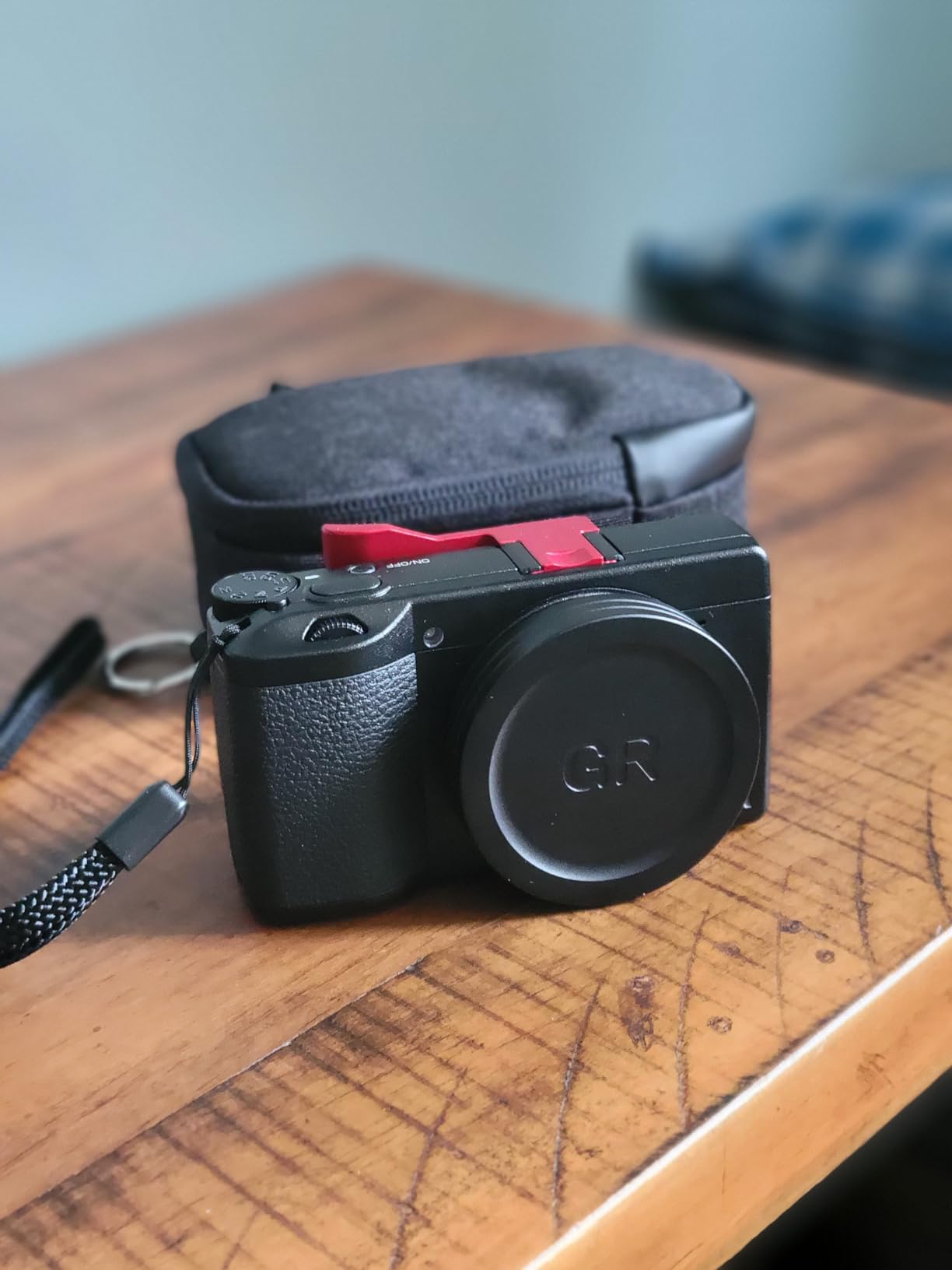Ricoh GR IIIx, Black, Digital Compact Camera with 24MP APS-C Size CMOS Sensor, 40mmF2.8 GR Lens (in The 35mm Format) - Customer Photo 1