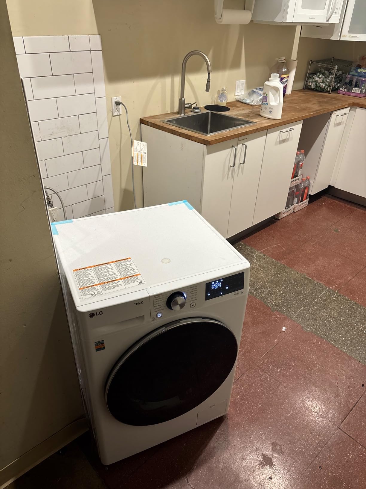 LG WM3555HWA 24 Inch Smart All In One Washer/Dryer with 2.3 cu. ft. Capacity, Wi-Fi Enabled, 14 Wash Cycles, 1400 RPM, Ventless - Customer Photo 2