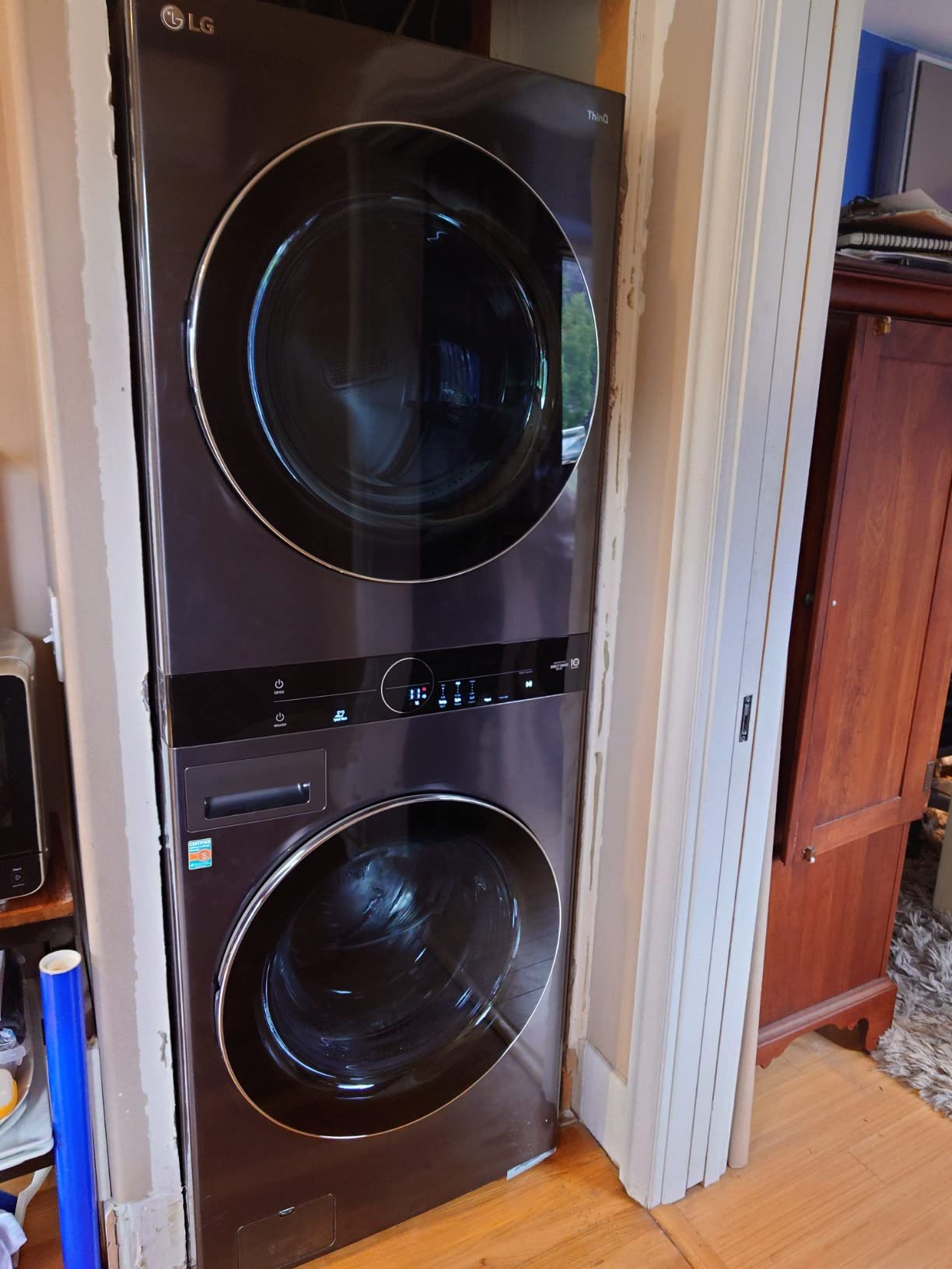 LG WashTower Stacked Smart Laundry Center 4.5 Cu.Ft. Front Load Washer & 7.4 Cu.Ft. Gas Dryer in Black Steel w/Steam WKGX201HBA - Customer Photo 1