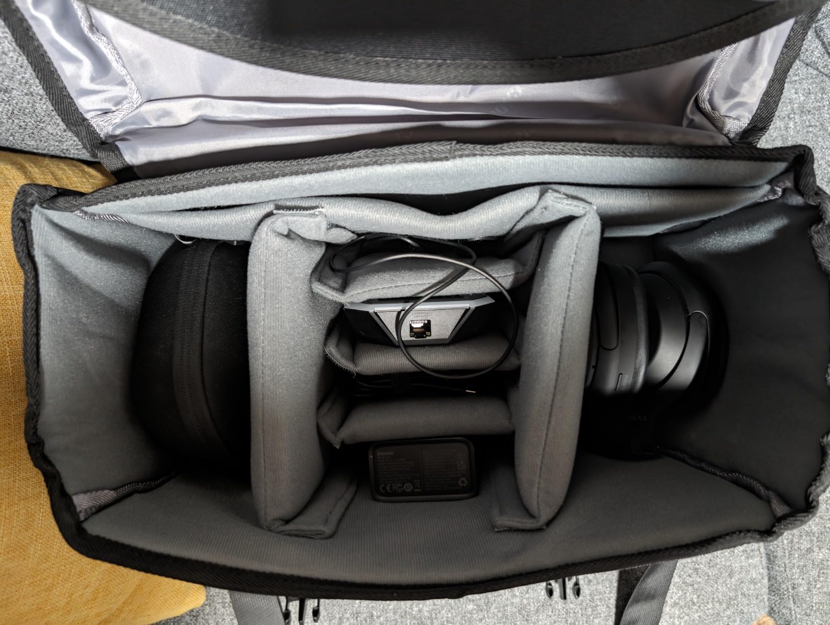 CADeN Camera Bag Case Shoulder Messenger Bag with Tripod Holder Compatible for Nikon, Canon, Sony, DSLR SLR Mirrorless Cameras Waterproof (Black, Large) Customer Review CADeN Camera Bag Case Shoulder Messenger Bag with Tripod Holder Compatible for Nikon, Canon, Sony, DSLR SLR Mirrorless Cameras Waterproof (Black, Large) - Customer Photo 1