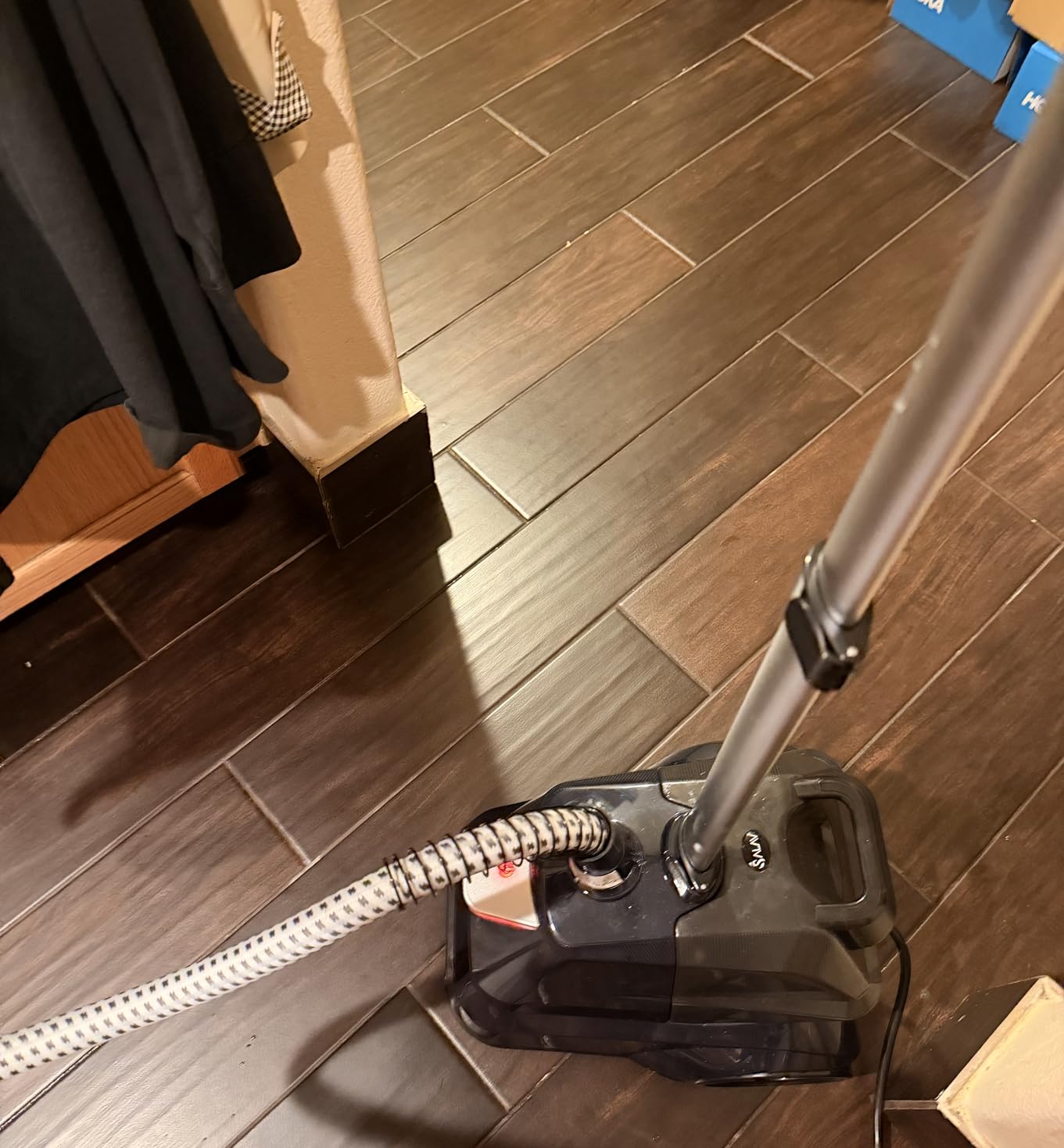 SALAV Heavy Duty Commercial Full-Size Garment Steamer with Foot Pedals and Extra Large 3L (101.5 oz) Water Tank, 1800 watts of Poweful Steam (Navy) customer photo 2