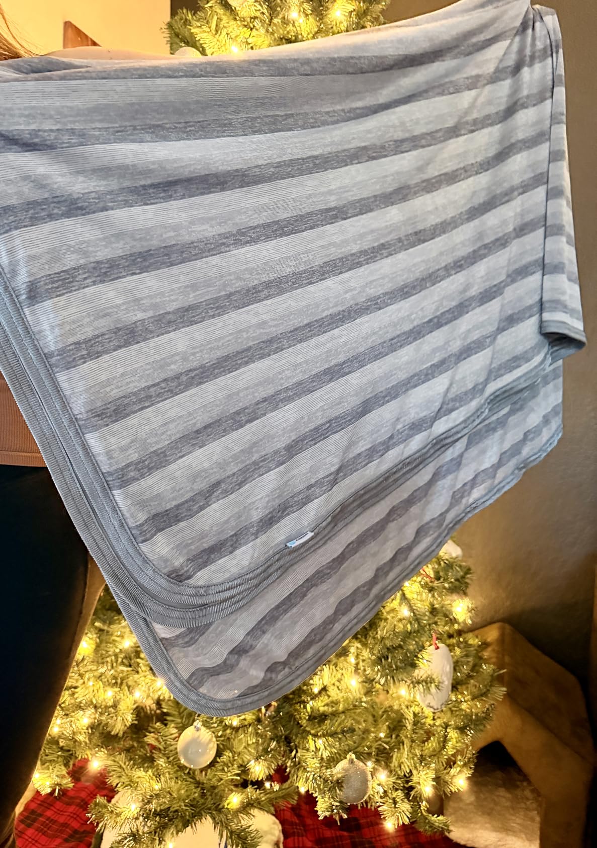 Ailemei Direct Cooling Throw Blanket for Hot Sleepers,Double Sided Cold Effect, Lightweight Breathable Summer Bed Blanket for Couch, Transfer Heat to Keep Body Cool Night Sweats,50 Ailemei Direct Cooling Throw Blanket for Hot Sleepers,Double Sided Cold Effect, Lightweight Breathable Summer Bed Blanket for Couch, Transfer Heat to Keep Body Cool Night Sweats,50