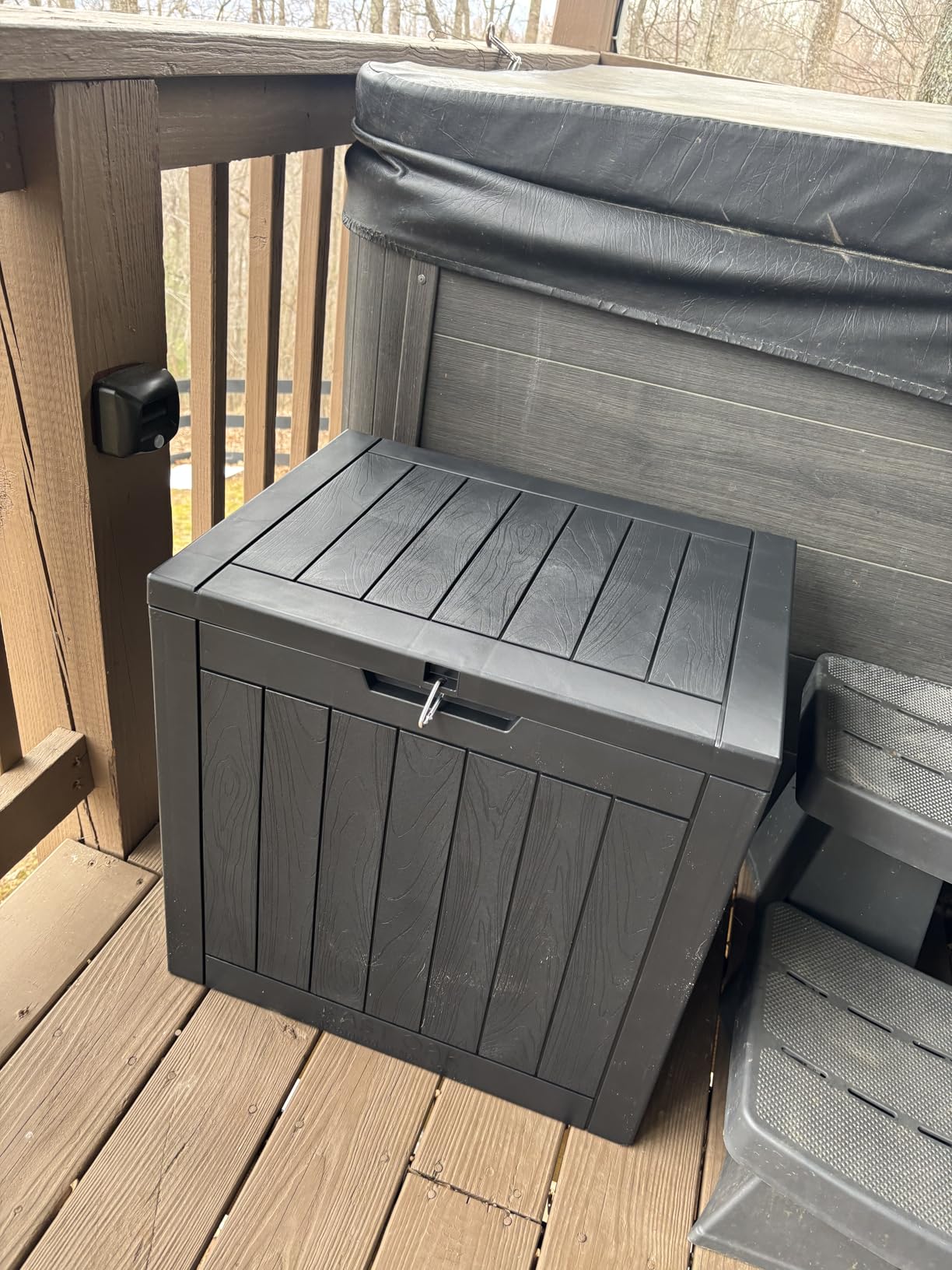 EAST OAK Outdoor Storage Box, 120 Gallon Deck Box with Stainless Steel Rods Large Resin Storage Bin for Patio Cushions, Garden Tools, Waterproof and UV Resistant, Lockable, Grey Customer Review EAST OAK Outdoor Storage Box, 120 Gallon Deck Box with Stainless Steel Rods Large Resin Storage Bin for Patio Cushions, Garden Tools, Waterproof and UV Resistant, Lockable, Grey - Customer Photo 2