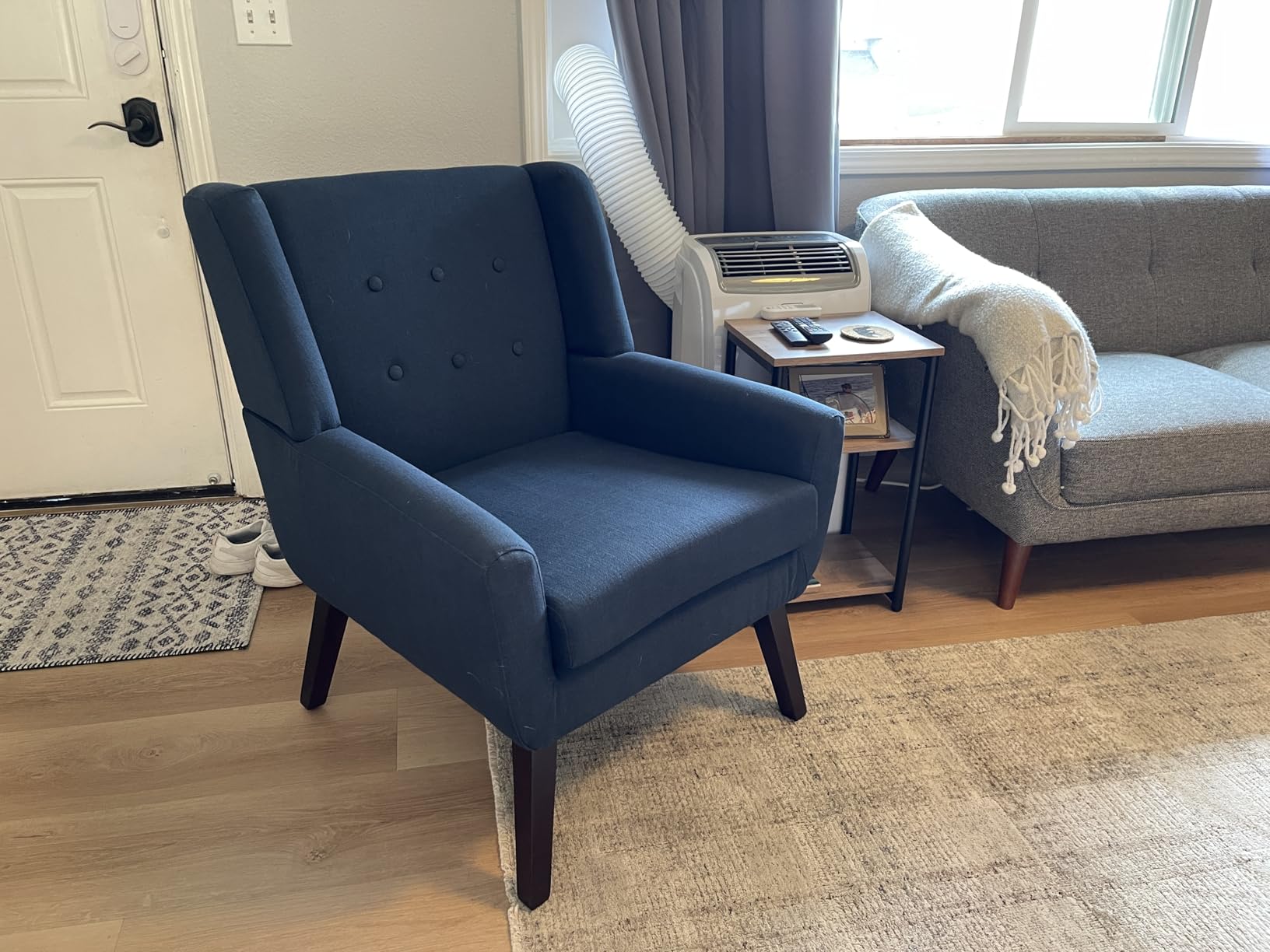 HUIMO Accent Chair Living Room Chair, Upholstered Button Tufted Armchair, Linen Fabric Sofa Chairs for Bedroom, Living Room, Mid Century Modern Comfy Reading Chair (Dark Blue) - Customer Photo 2