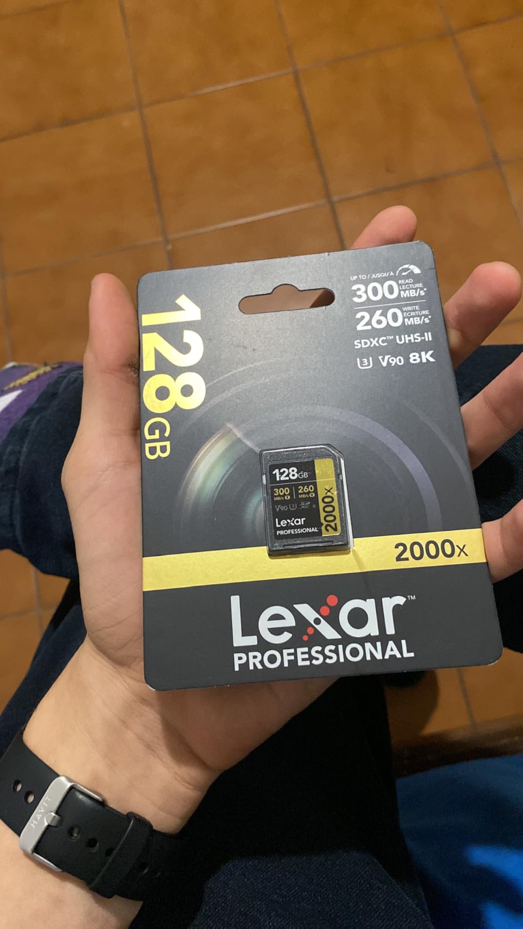 Lexar 256GB Professional 2000x SD Card, UHS-II, C10, U3, V90, Full HD, 8K, Up To 300MB/s Read SDXC Memory Card, for DSLR, Cinema-Quality Video Cameras (LSD2000256G-BNNNU) - Customer Photo 1