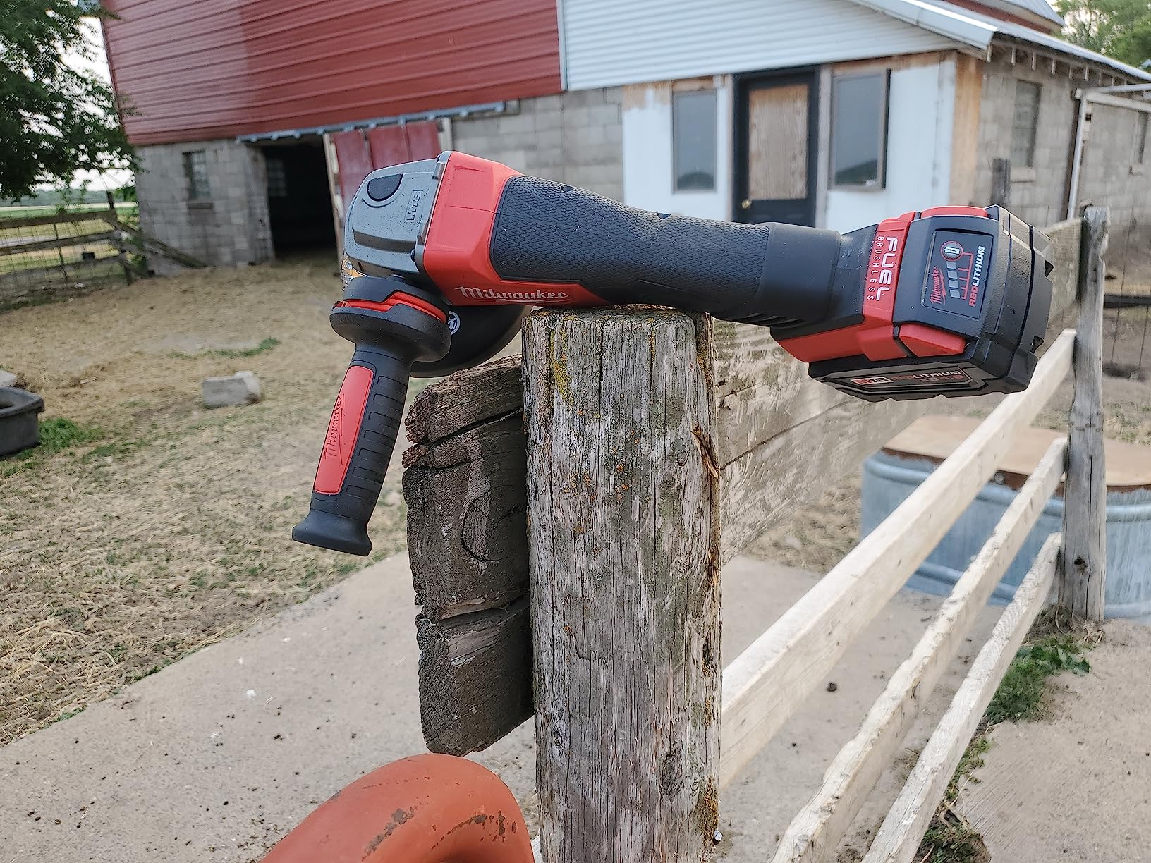 2880-20 M18 FUEL Brushless Lithium-Ion 4-1/2 in. / 5 in. Cordless Small Angle Grinder with No-Lock Paddle Switch (Tool Only) customer photo 1