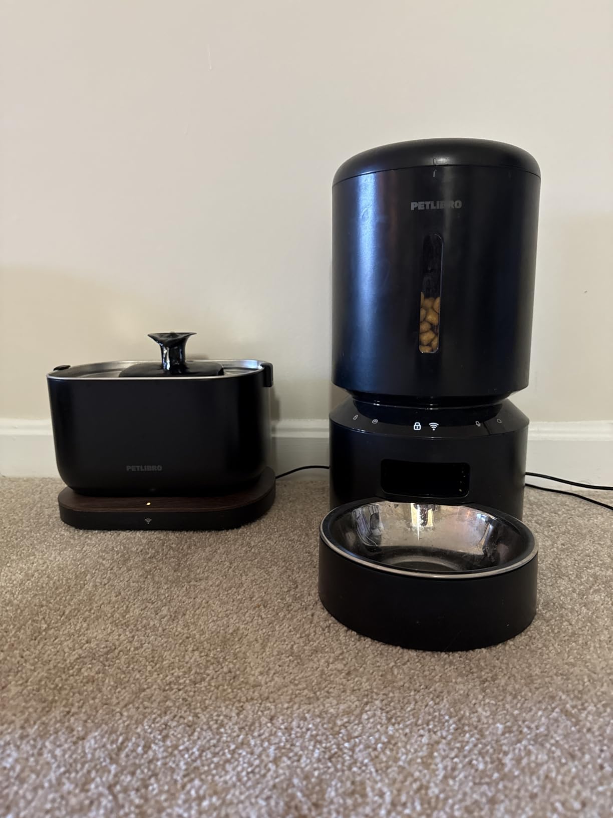 PETLIBRO Automatic Cat Feeder, 5G WiFi Automatic Dog Food Dispenser with Freshness Preservation, 5L Timed Pet Feeder with Low Food Sensor, Up to 10 Meals Per Day, Granary Black customer photo 2